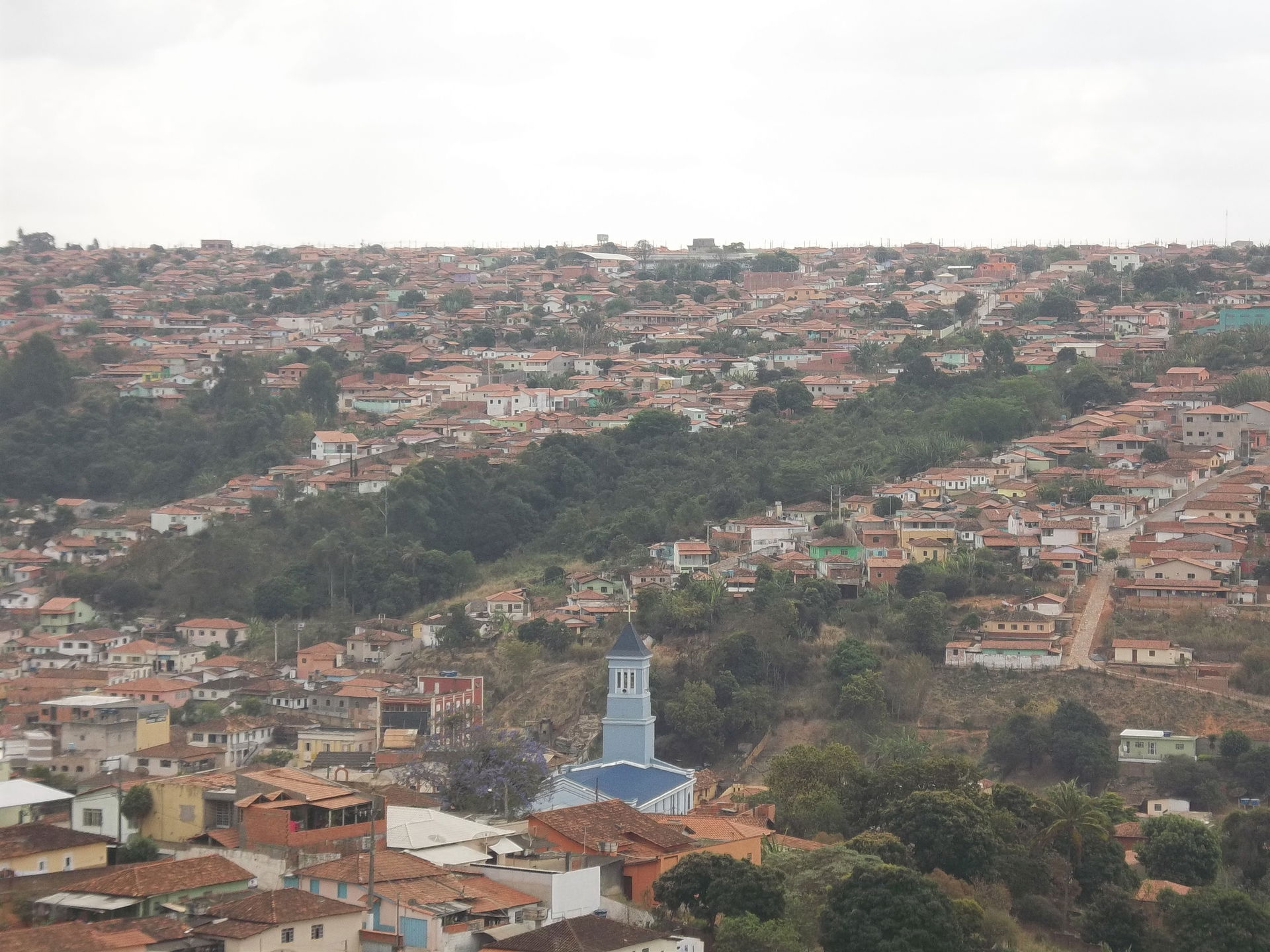Vista de parte da cidade de Capelinha.