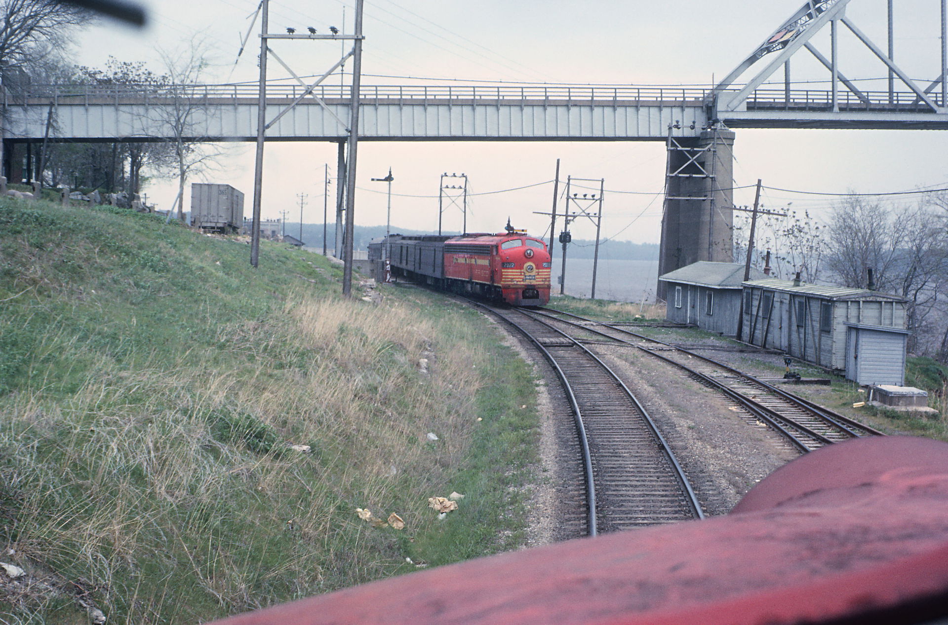 The day train between Kansas City and Memphis, then overnight b…