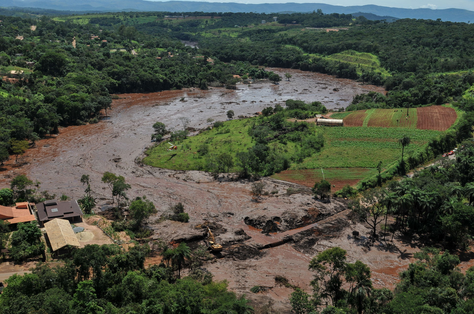 Catástrofe socioambiental provocada pelo rompimento de barragem…