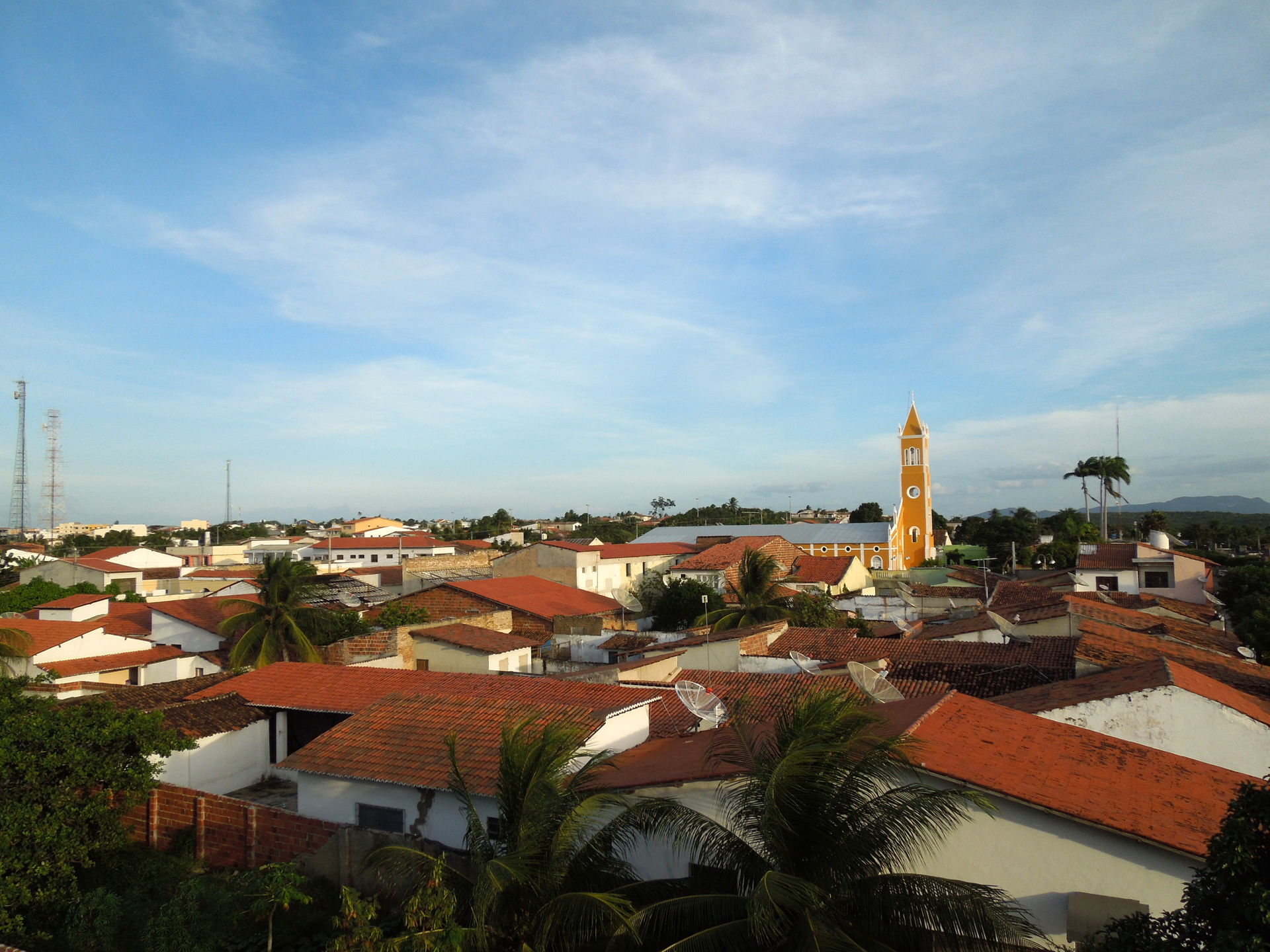 Pentecoste - CE - Visão panorâmica da cidade - Igreja Matriz ao…