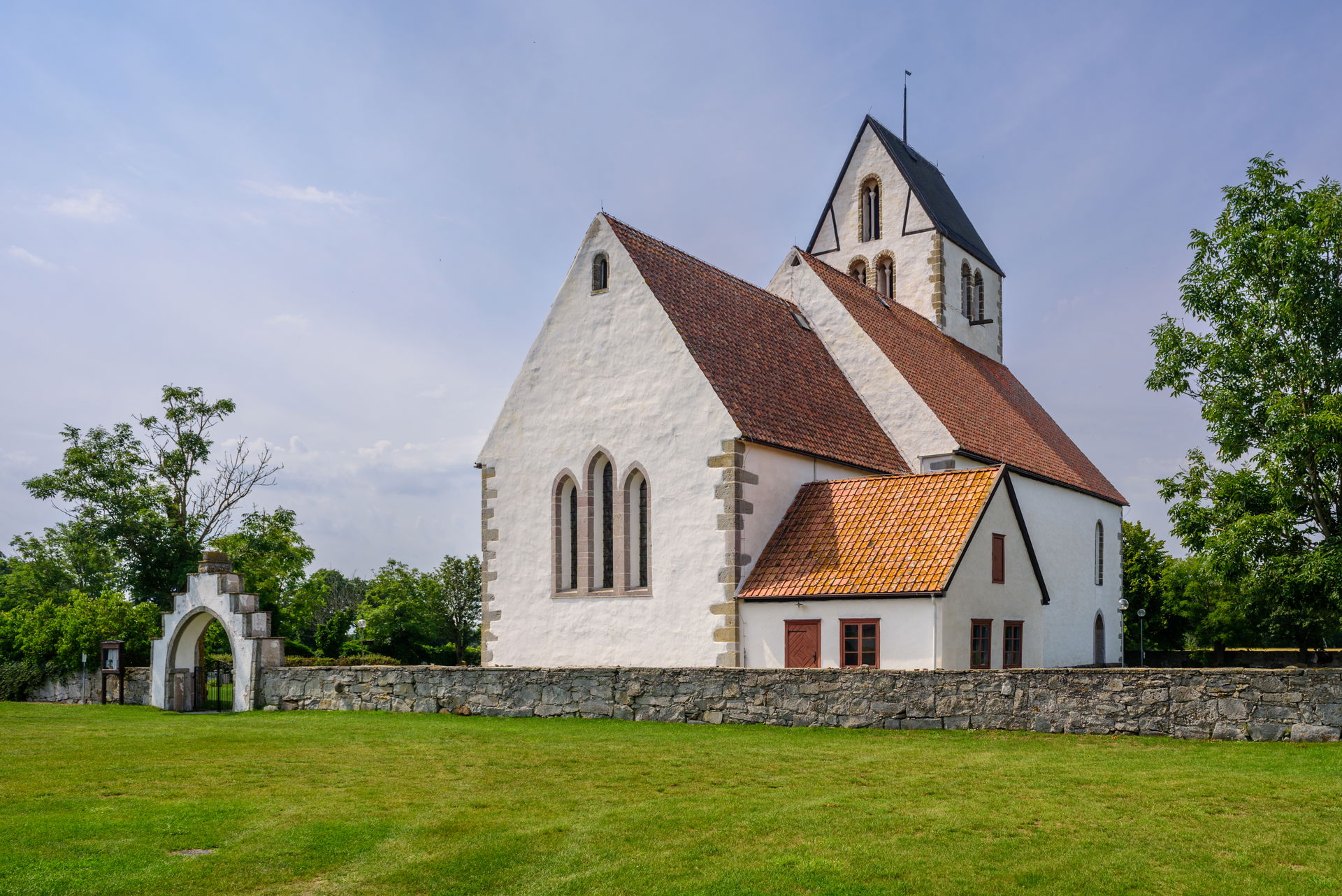 Hamra Church (Swedish: Hamra kyrka) is a medieval church in Ham…