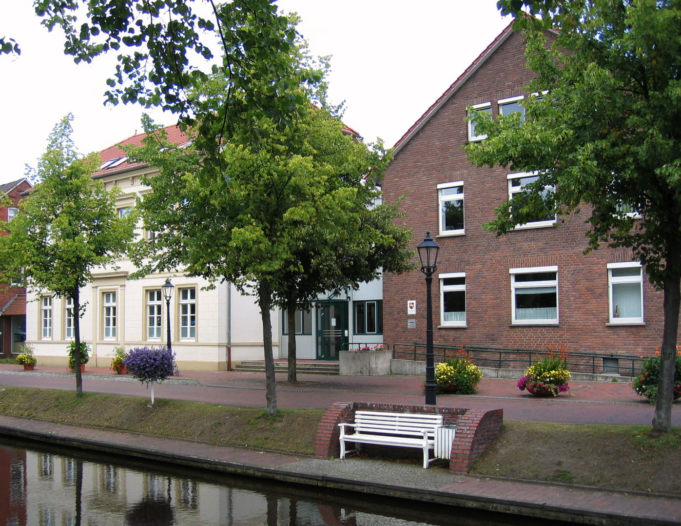 Amtsgericht Papenburg am Hauptkanal links in Papenburg.