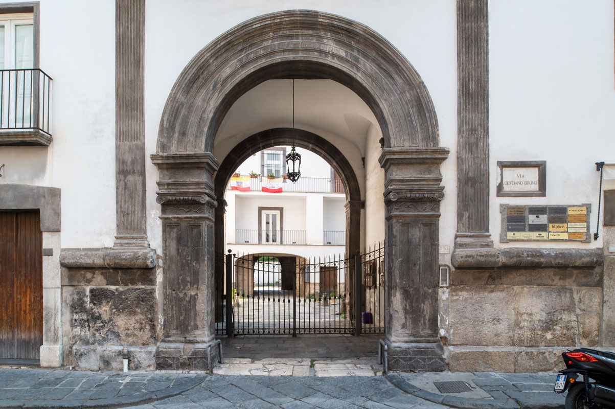 Facciata rinascimentale di Palazzo Albertini - Govoni, Nola (NA…