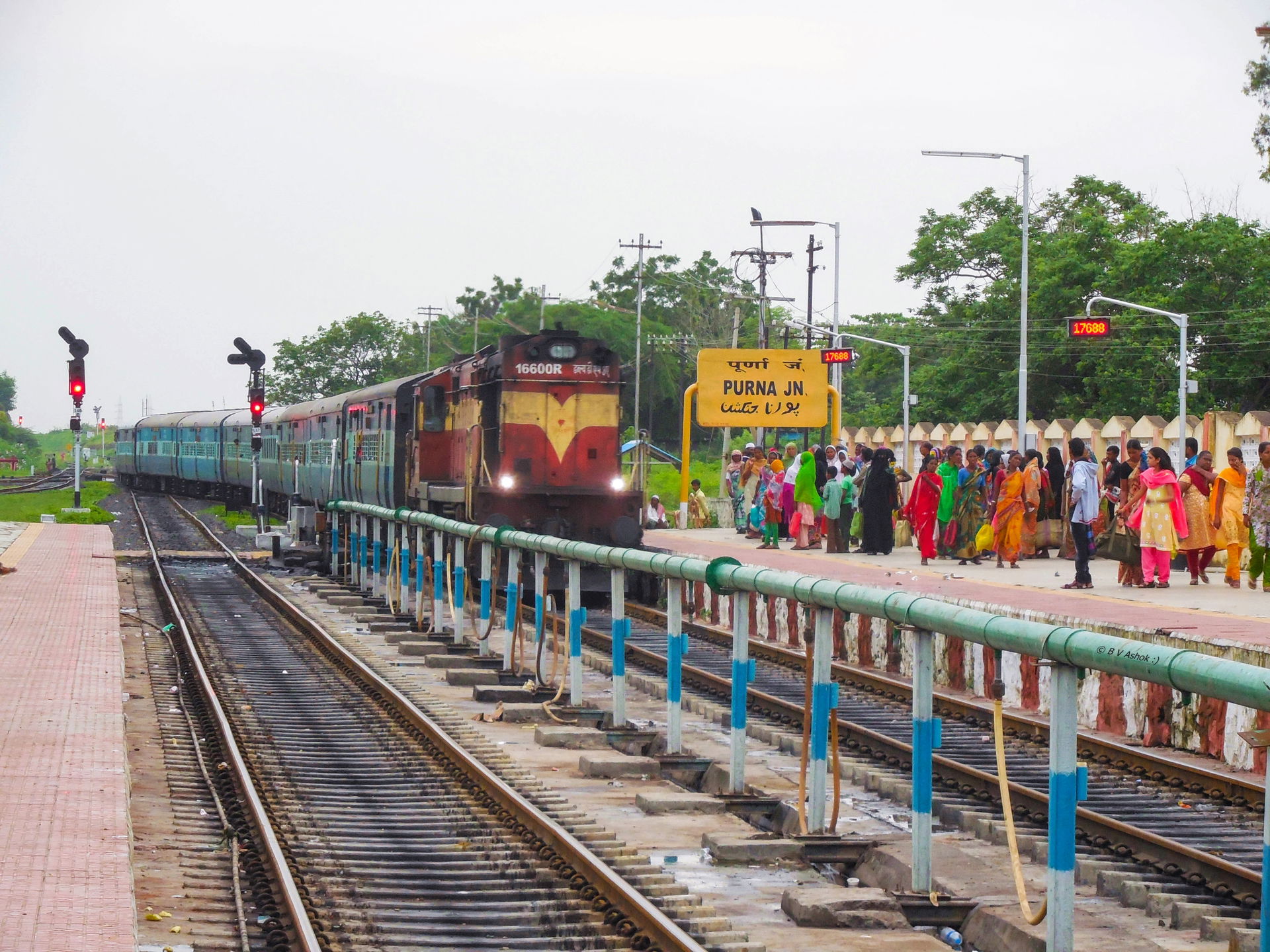 GTL WDM-3A 16600R entering platform 1 of Purna junction for its…