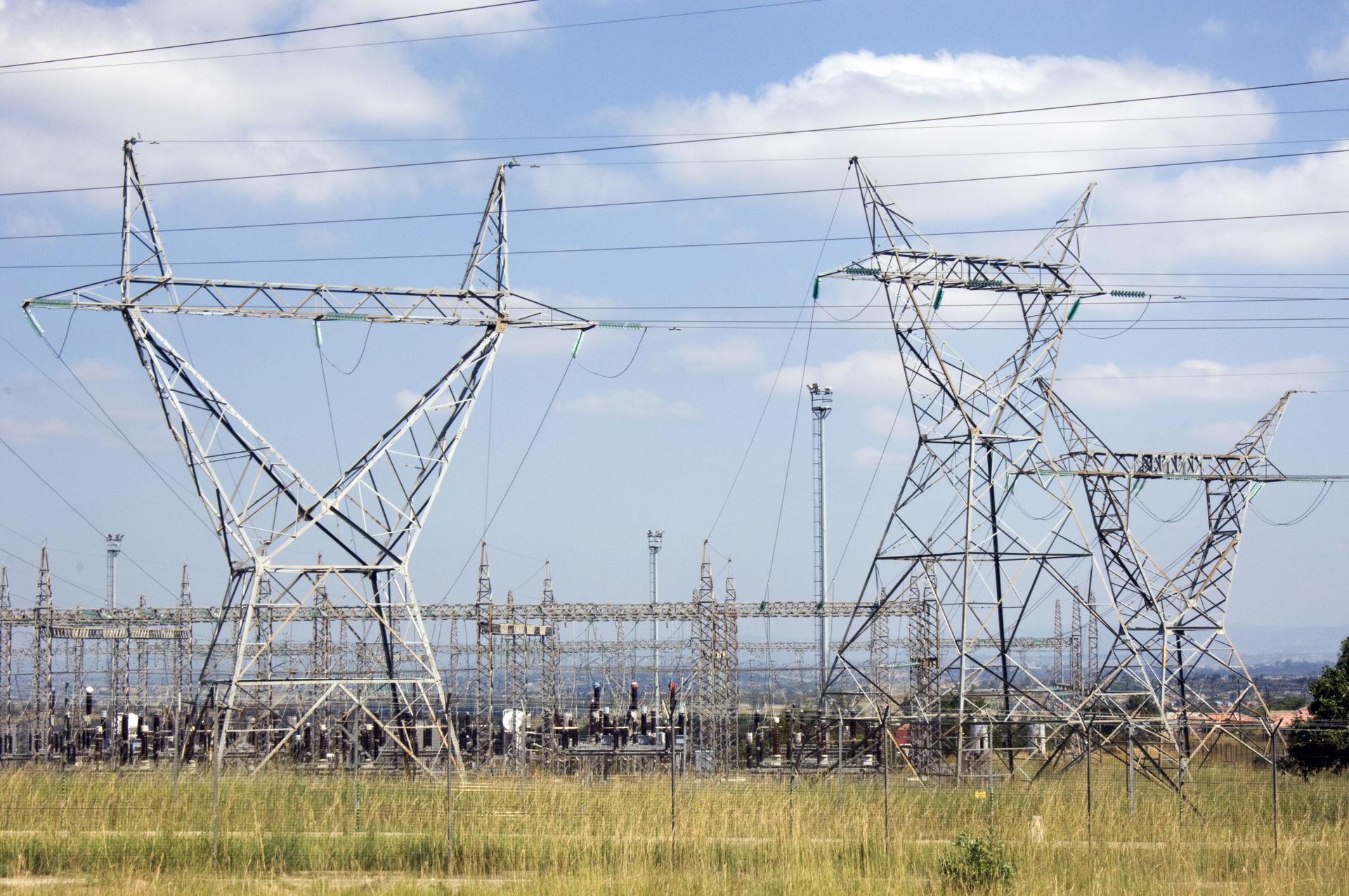Acornhoek substation and delta pylons along roadside at Acornho…