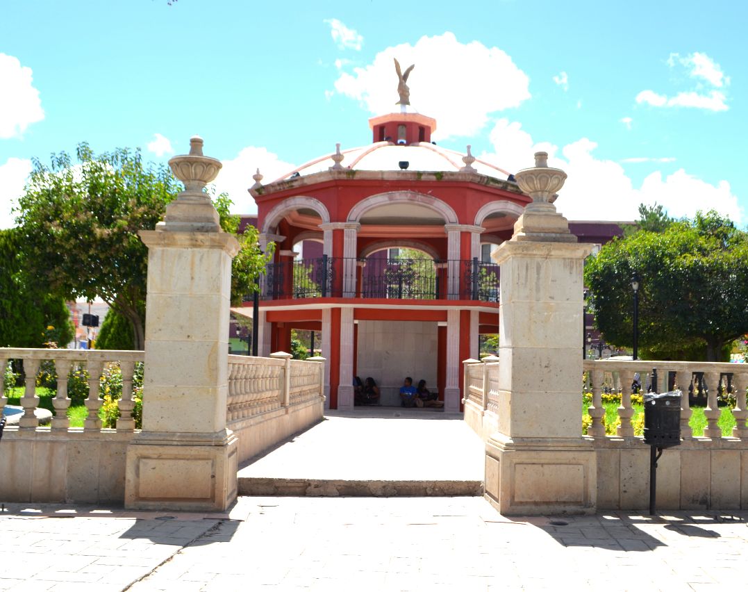 This is a photo of a monument in Mexico, identified by ID