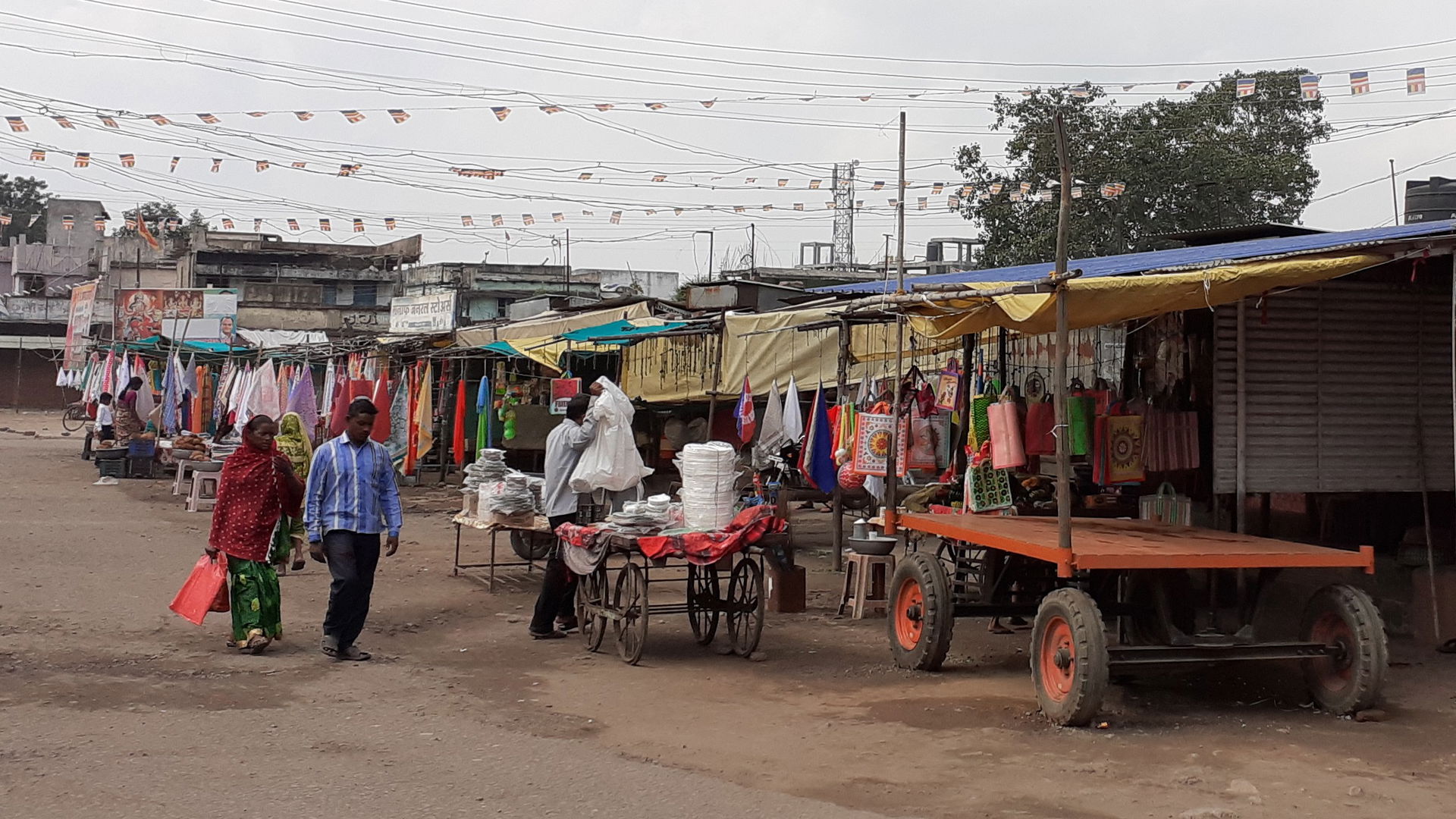 Market in Ghugus basti
