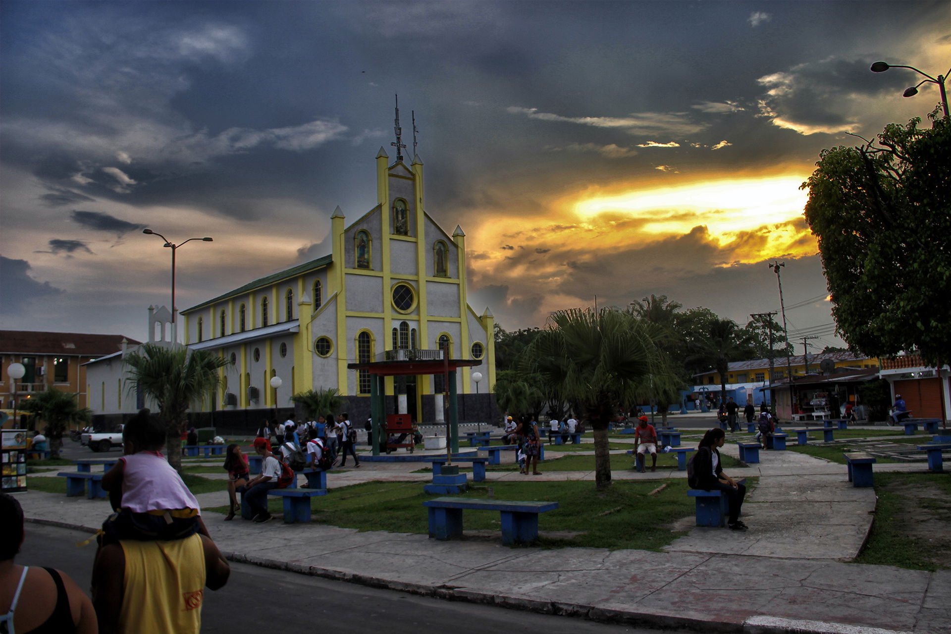 São Paulo de Olivença, AM 15/09/2017 - Praça e igreja no centro…