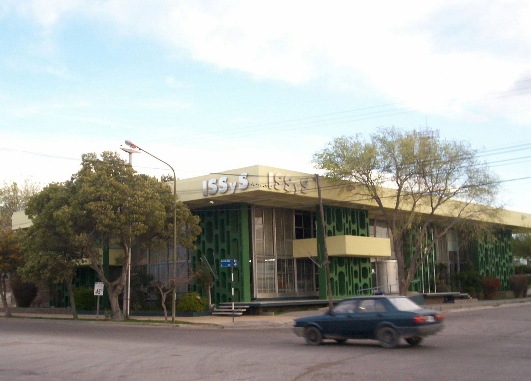 Rawson-Chubut-Argentina - Edificio Seros