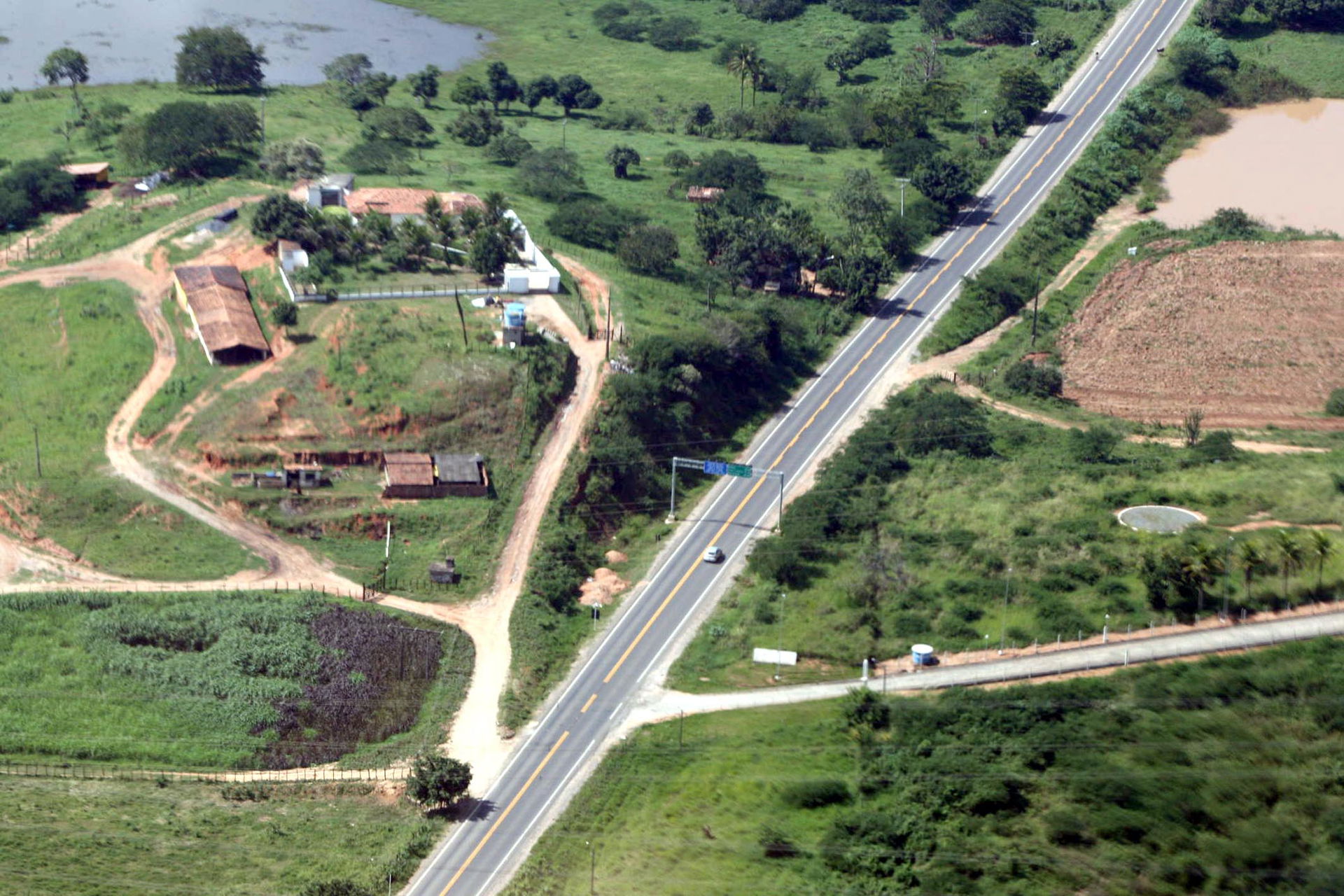 Governador Jaques Wagner inaugura trechos recuperados da BA 220…