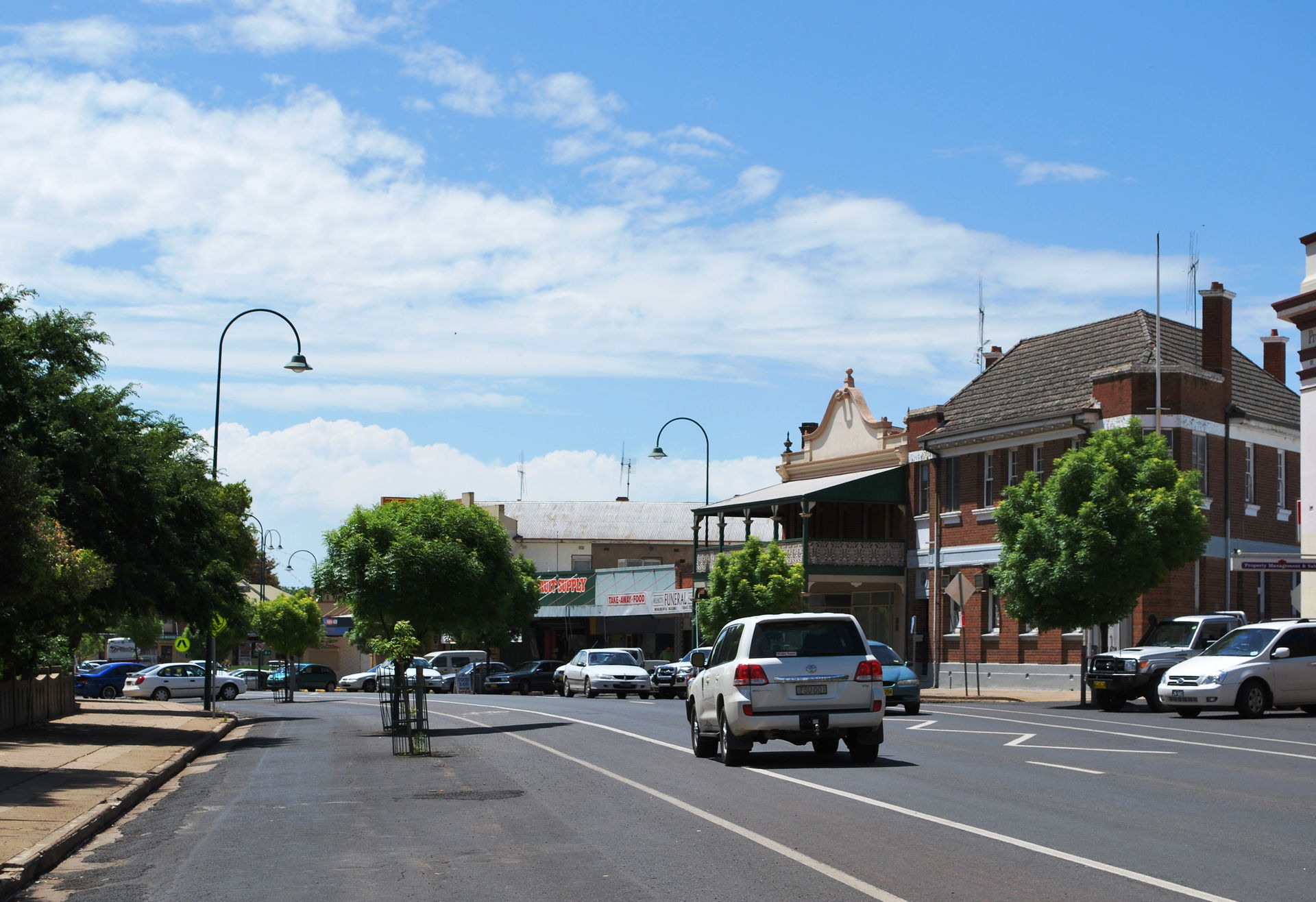The main street of en:Wellington, New South Wales