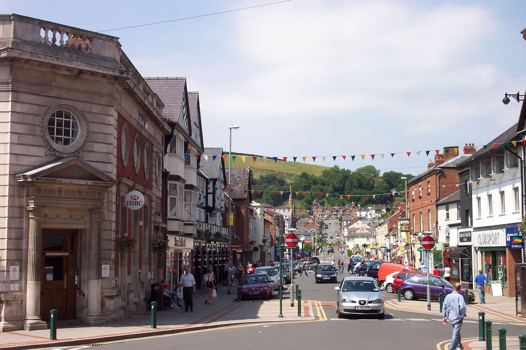 w:Newtown, Wales town centre