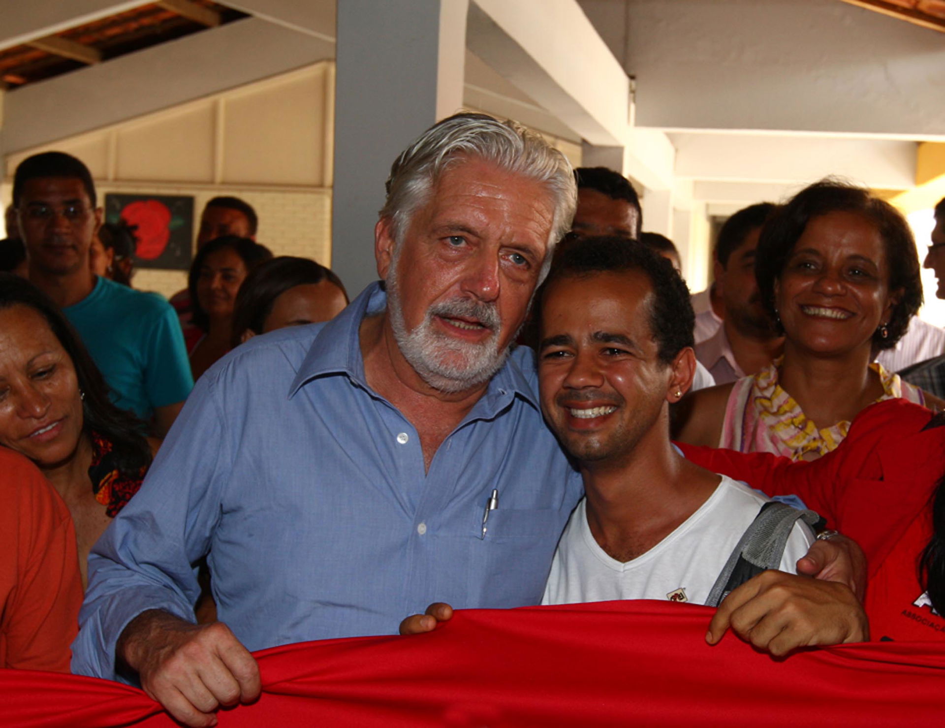 Governador Jaques Wagner entrega a reforma do colegio estadual,…