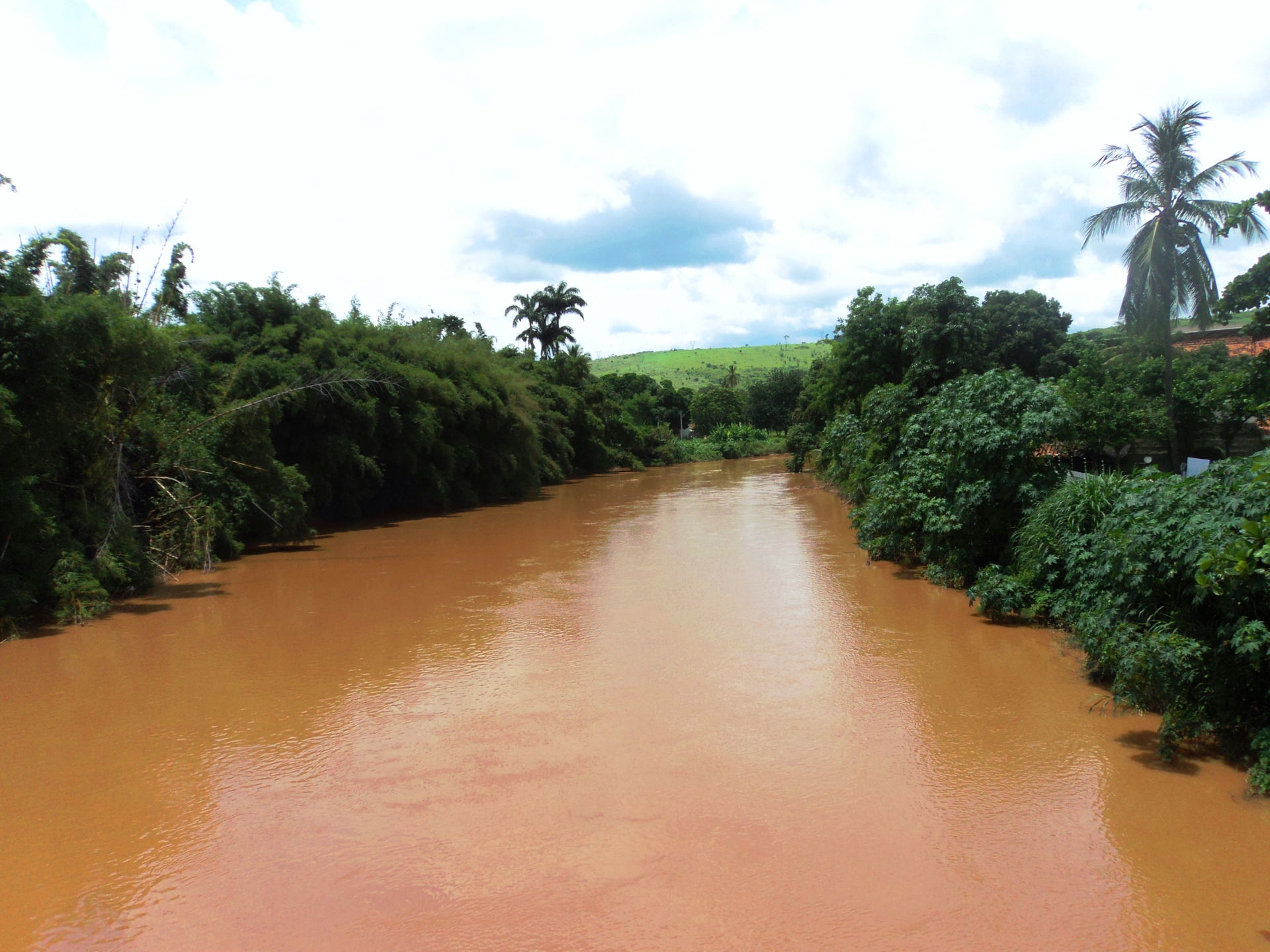 The Guandu River in Baixo Guandu, Espírito Santo, Brazil.
