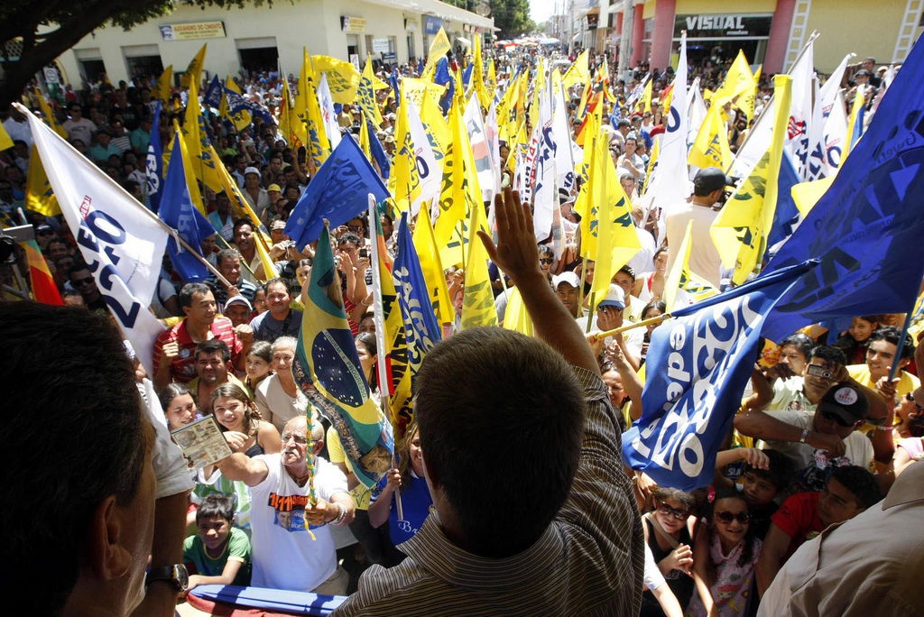 Os candidatos da coligação “Somos Minas Gerais” participaram de…