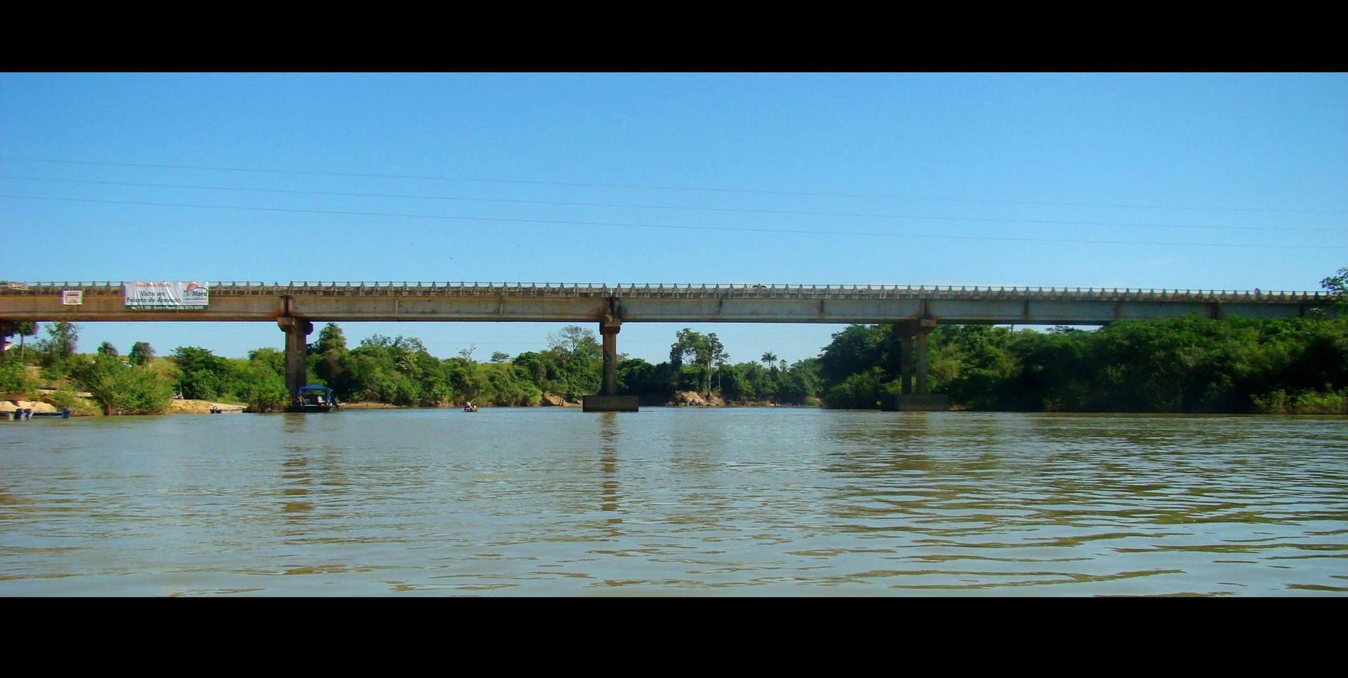 Ponte sobre o Rio Peixoto
Foto: James Deann