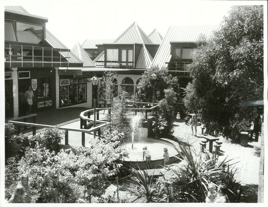 Images from NZ Archives Flickr albums

Images uploaded in colla…