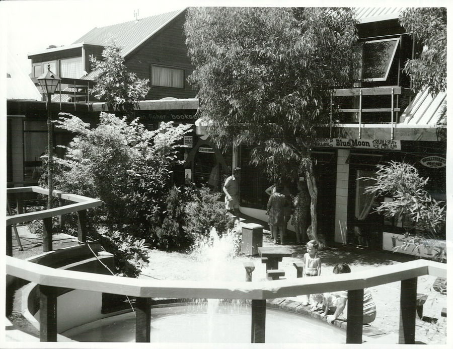 Images from NZ Archives Flickr albums

Images uploaded in colla…