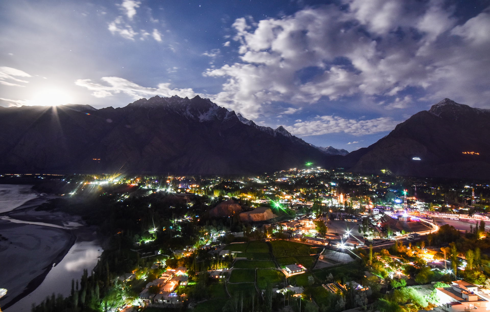 MoonRise In Skardu Gilgit Baltistan Pakistan
There is so much b…