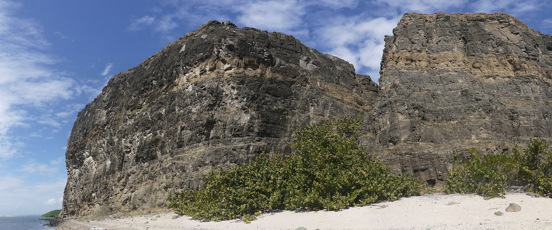 An outcrop of the Pilón Formation. South-west of Puerto Portill…