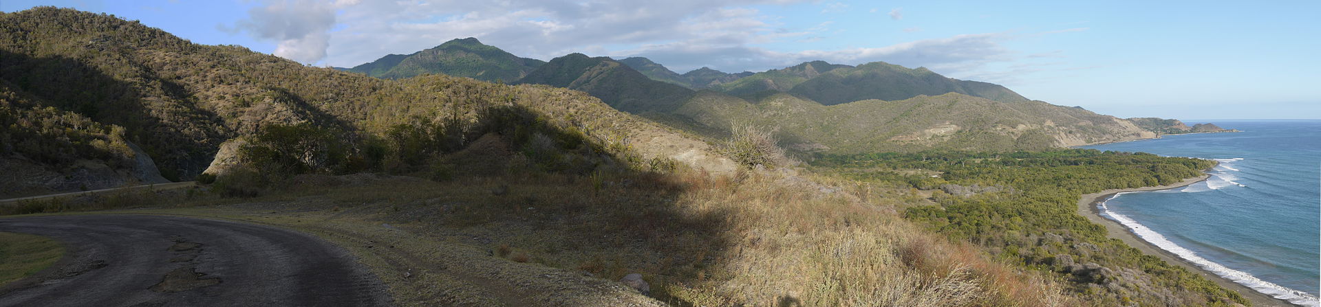 The Granma highway (carretera Granma 6-20), in Pilón (Granma pr…