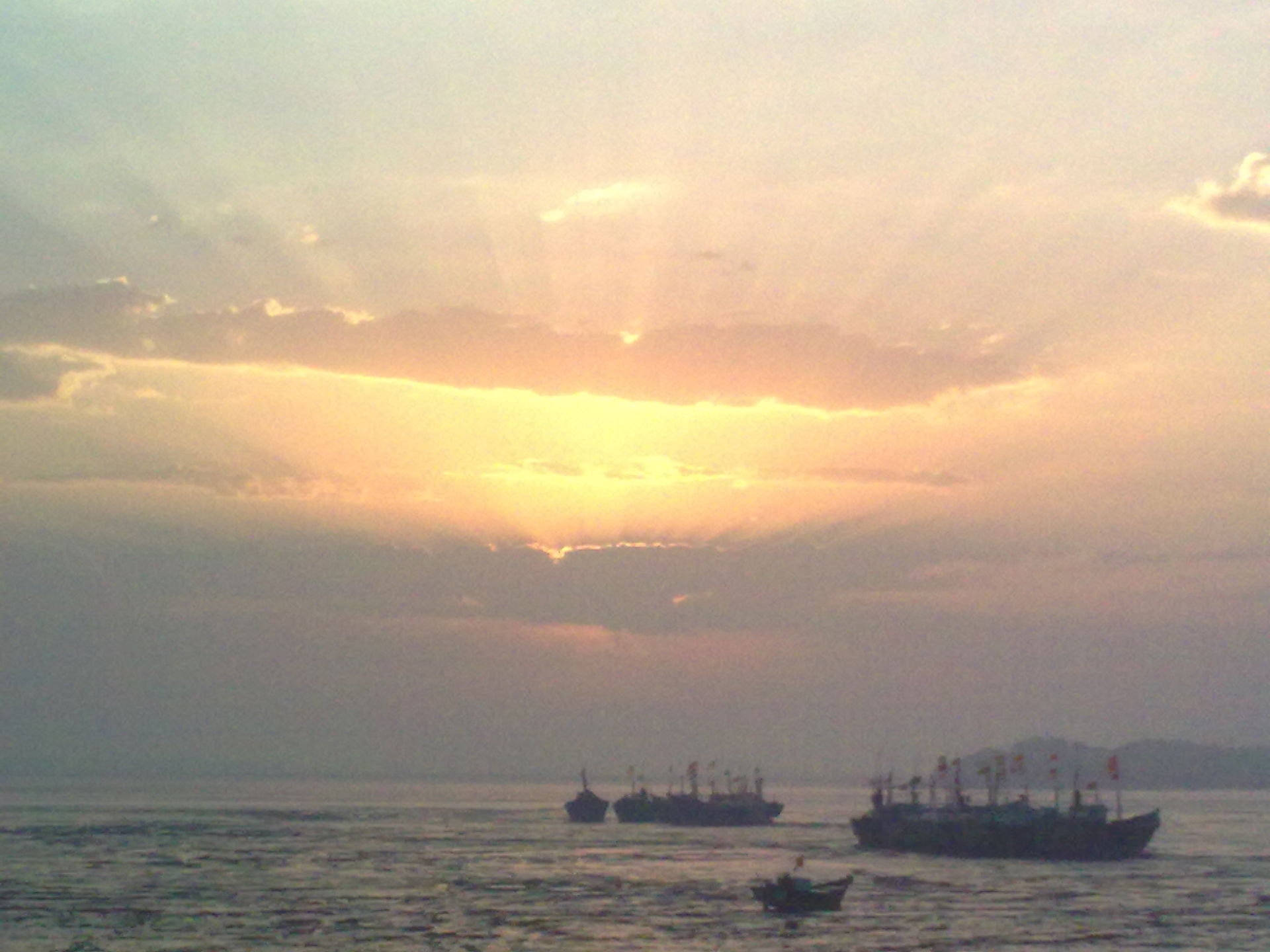 Shades of rising sun @ mora