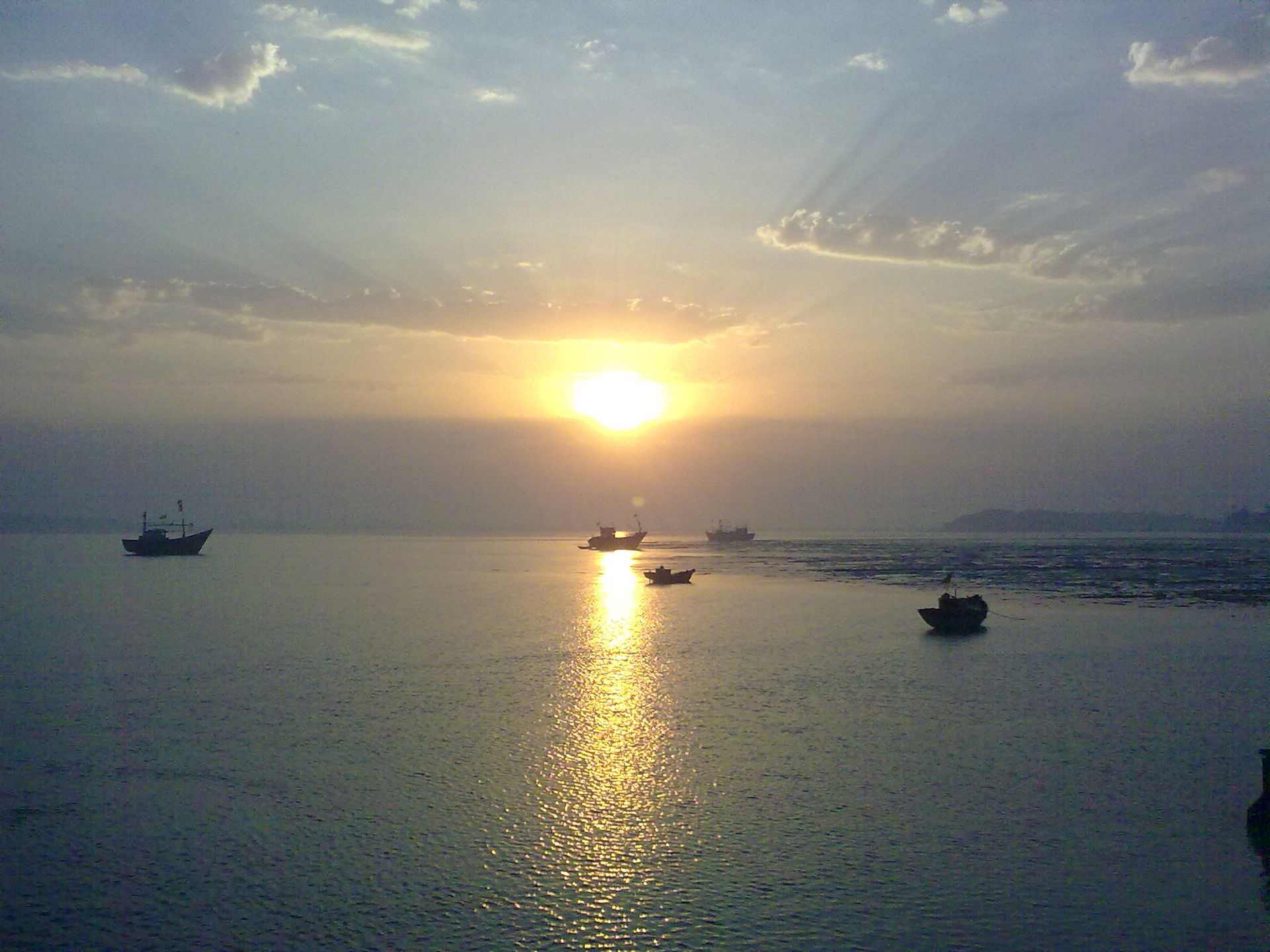 Its a beutiful snap taken earli morning @ Mora dhakka