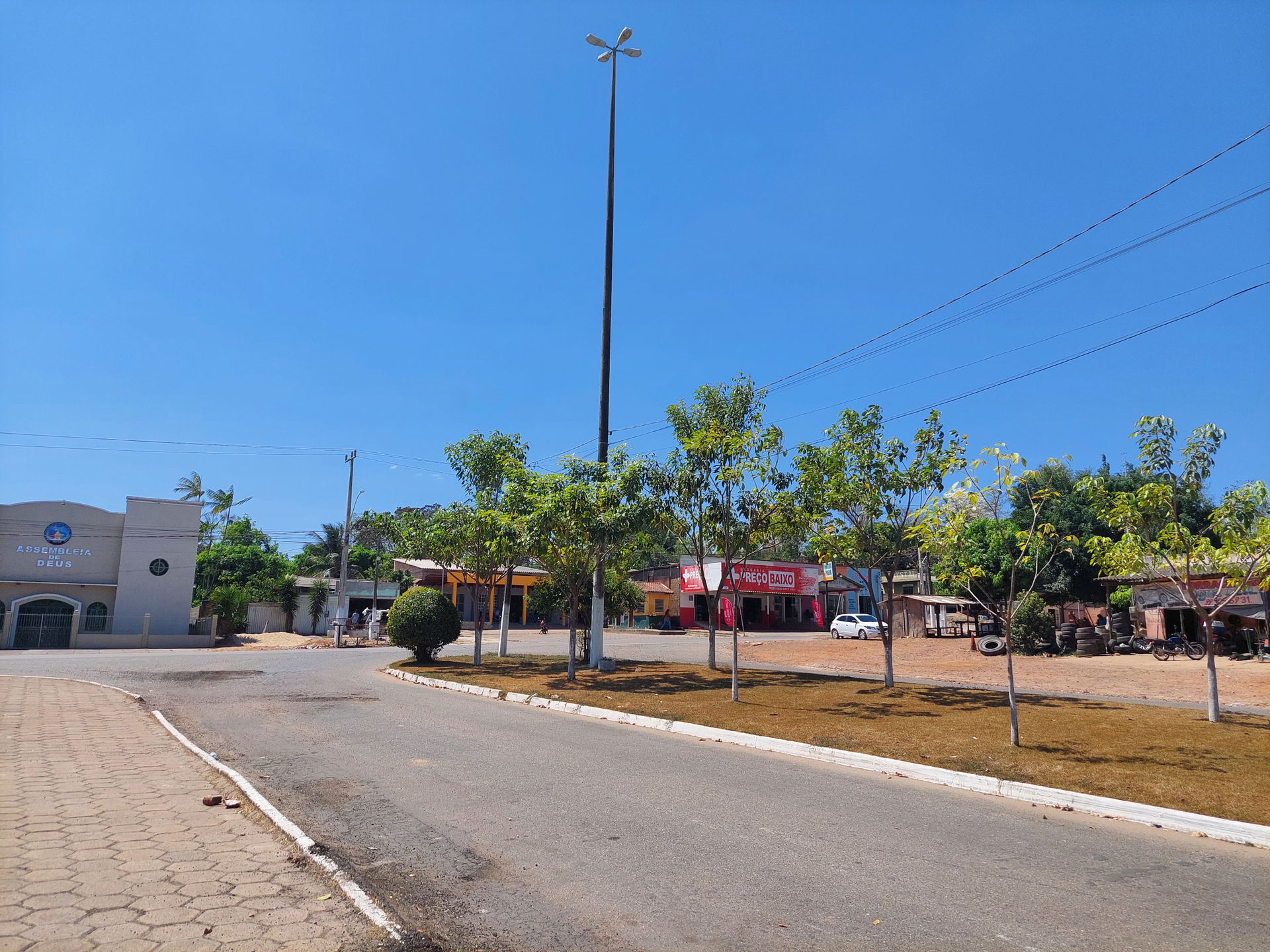 Retorno no Canteiro Central da PA-279, em Água Azul do Norte-PA…
