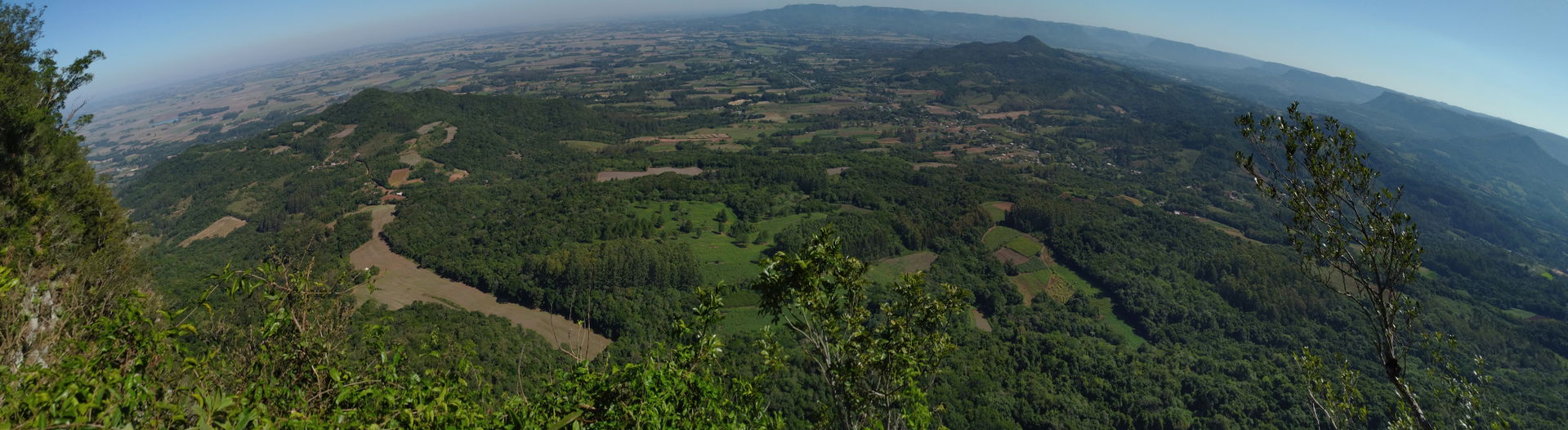 Panorama tirado do cume do Cerro do Botucaraí, município de Can…