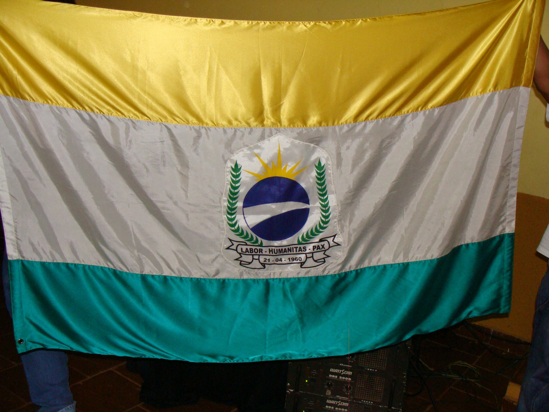 Bandeira oficial da cidade de Colinas do Tocantins