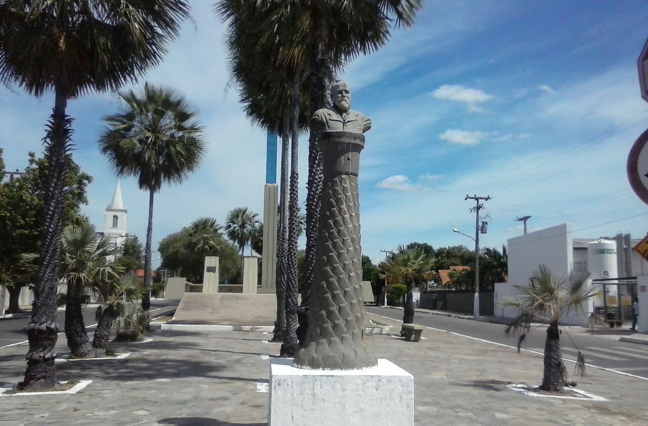 Monumento a James Frederik Clark, em Parnaíba, no Piauí.