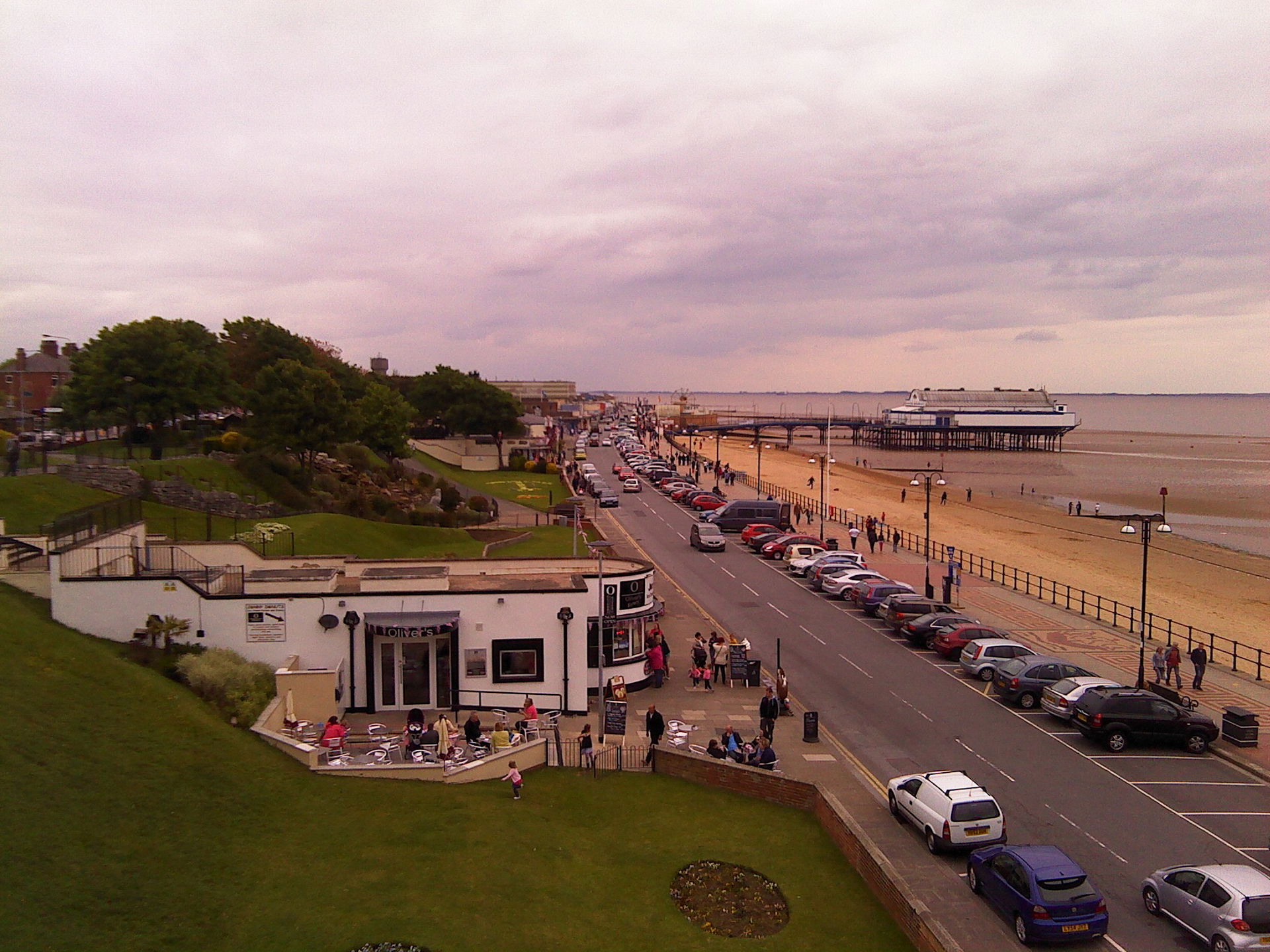 Cleethorpes Promenade with its beaches and its Pier in full vie…