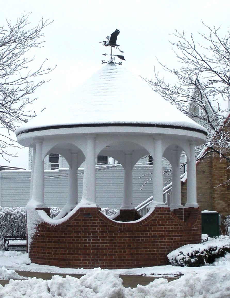 Corrected picture of gazebo in Barrington, Illinois.