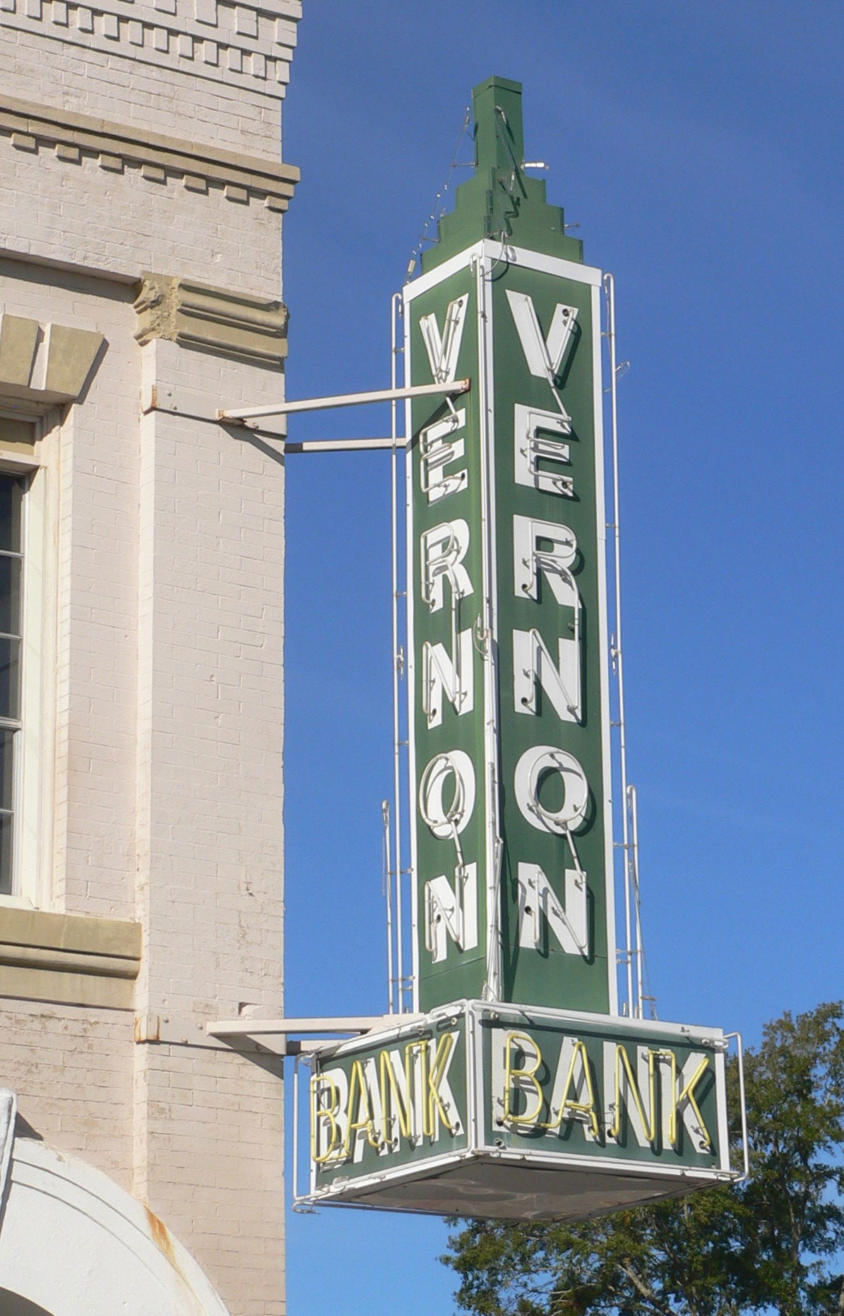 Downtown Leesville, Louisiana: Vernon Bank sign, at southwest c…