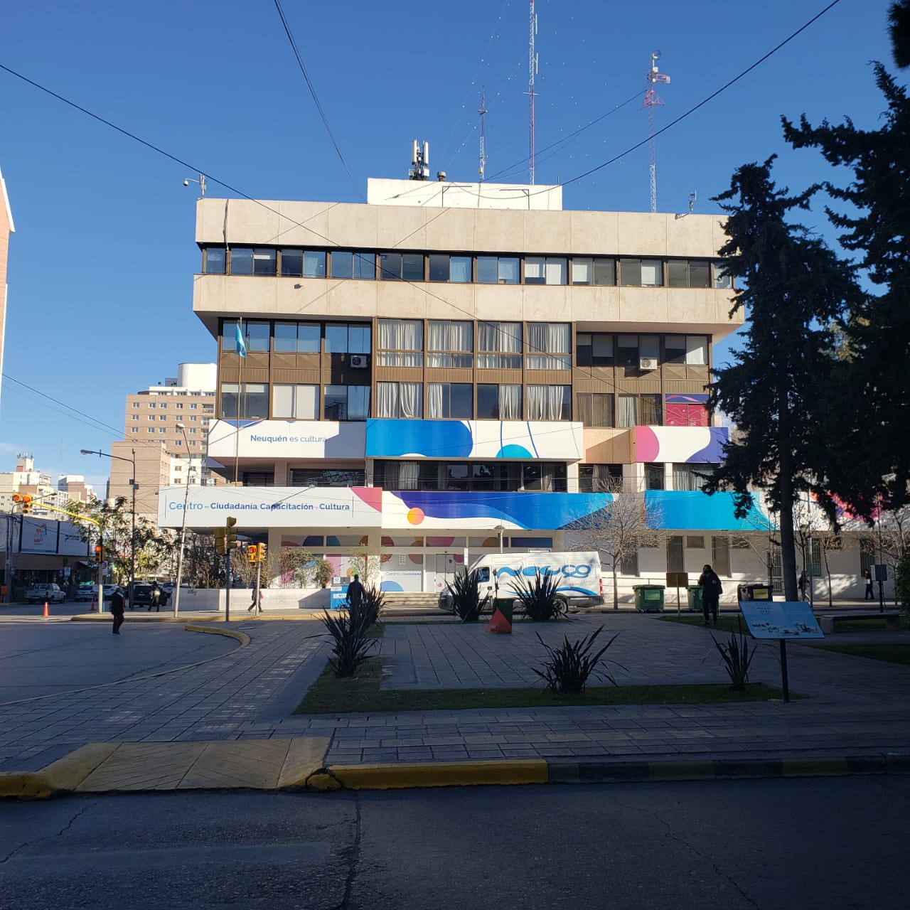 View of the central building of Roca and Avenida Argentina