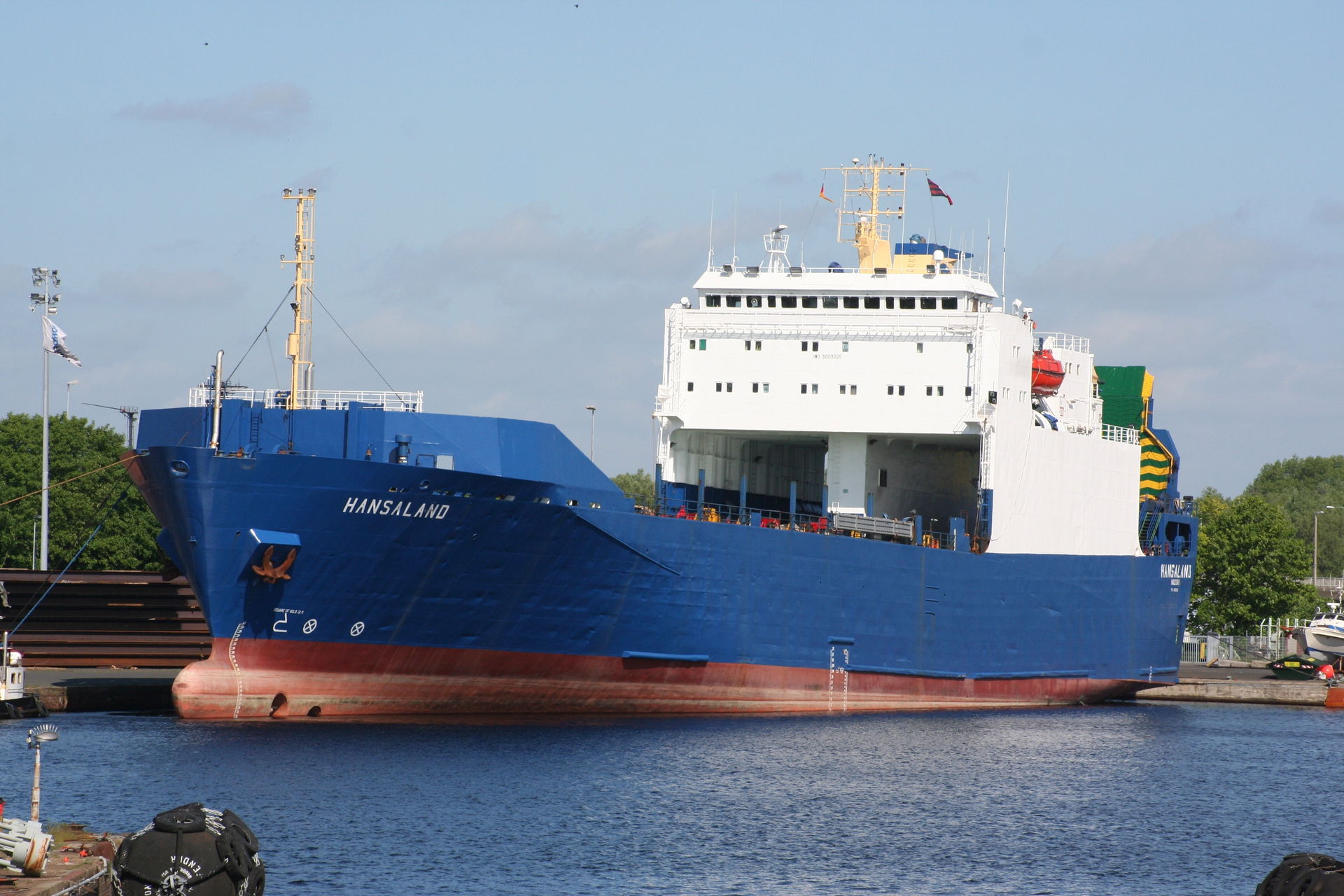 RoRo vessel Hansaland at Wilhelmshaven, 16 May 2009