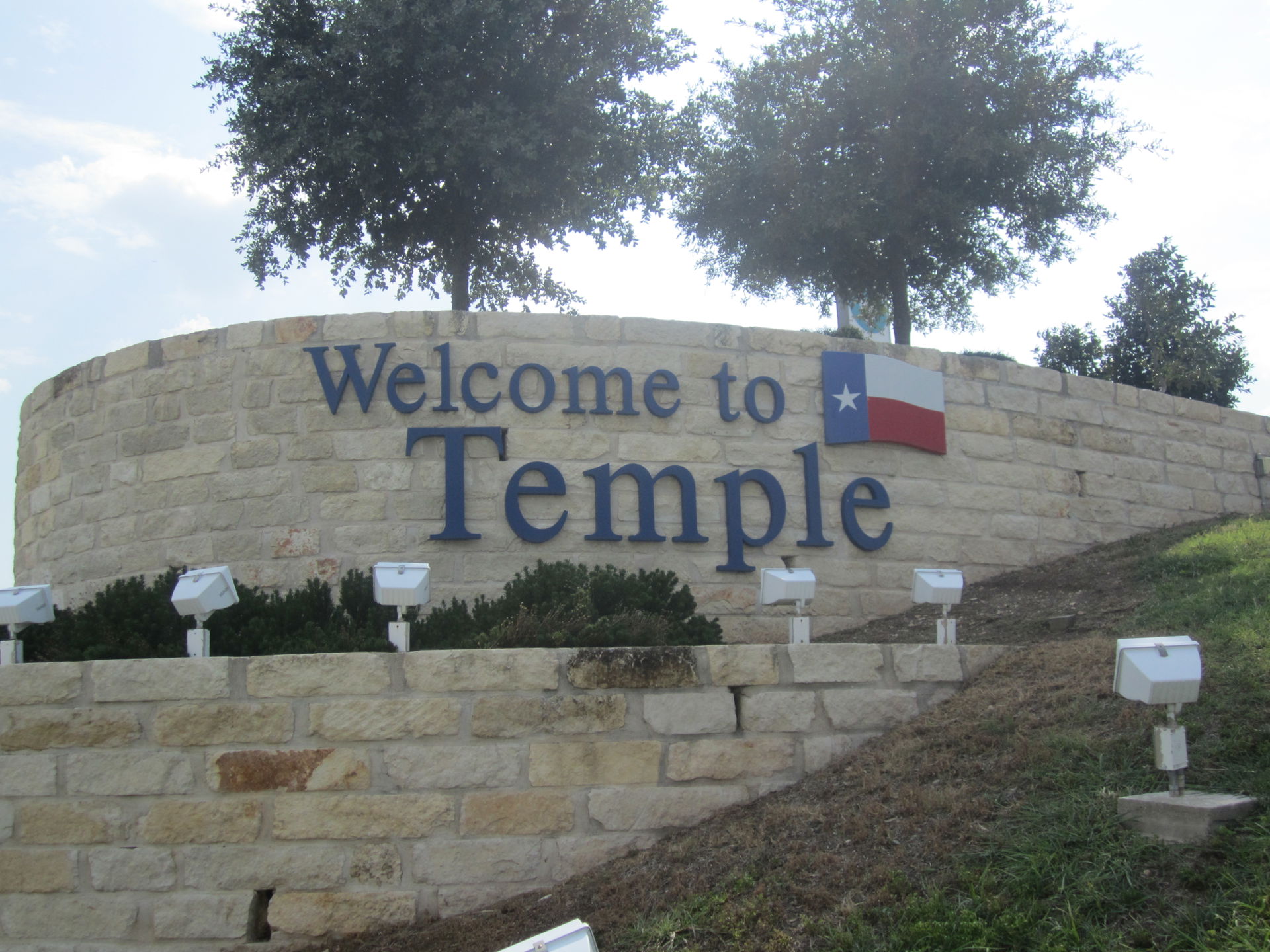 I took photo with Canon camera in Temple, TX.
