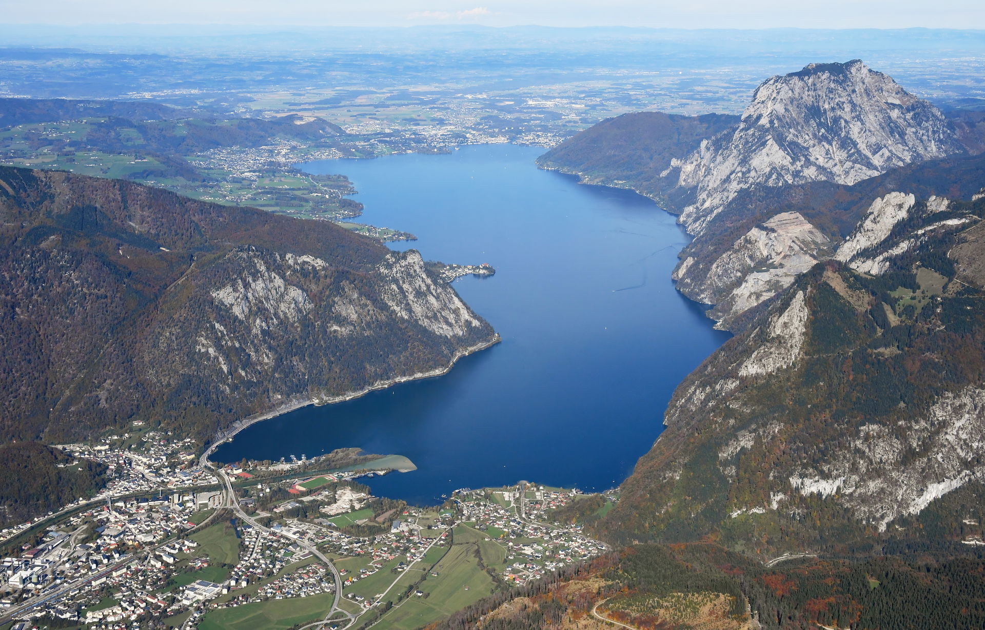 Aerial image of the Traunsee (view from the south)