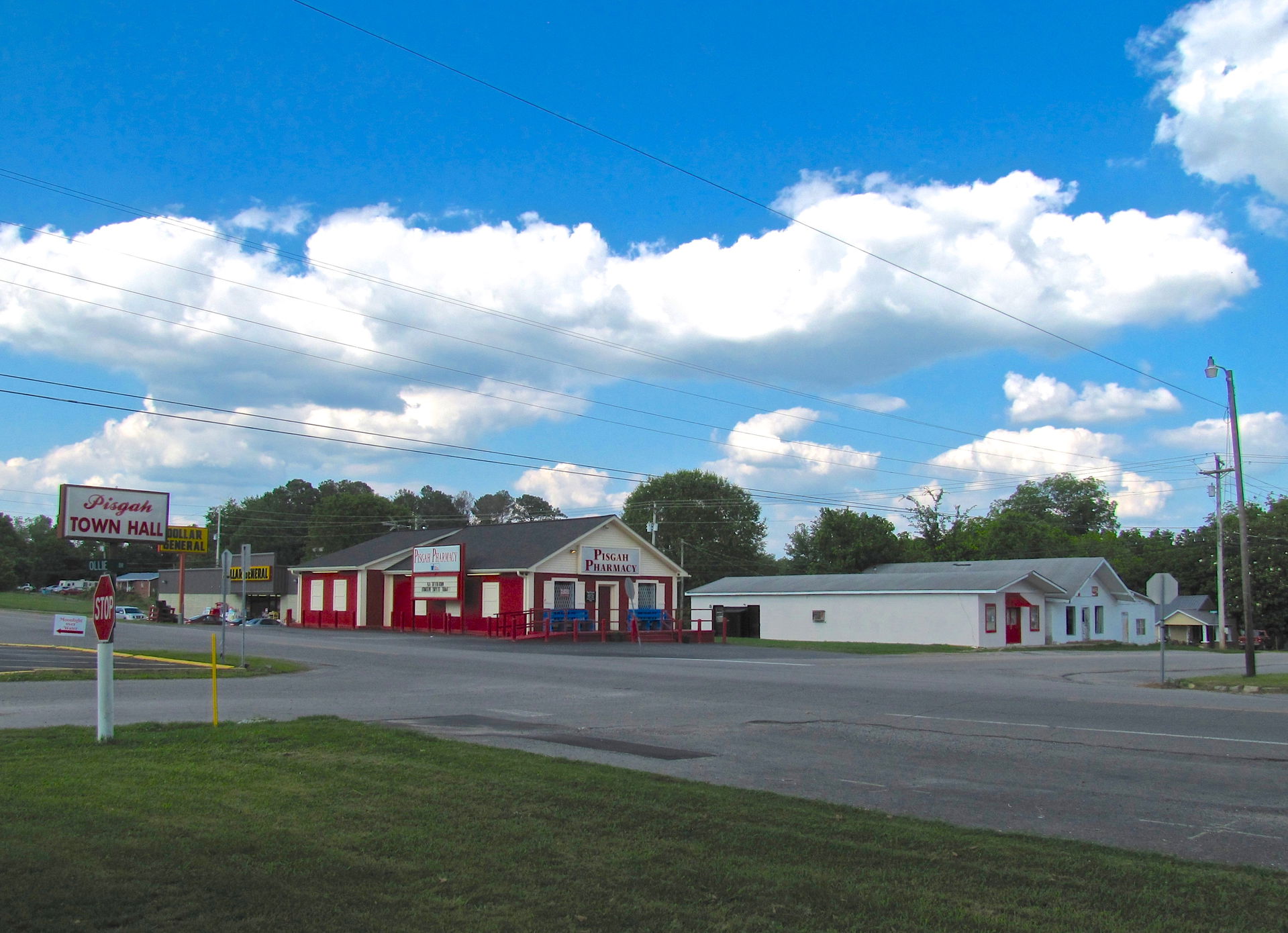 Businesses at the intersection of county roads 58 and 88 in Pis…