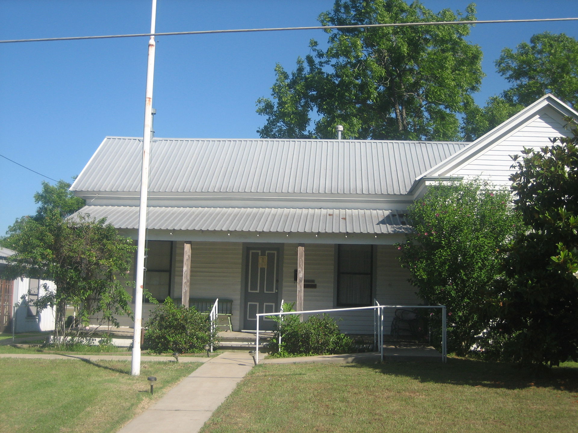 I took photo on May 19, 2009.Billy Hathorn (talk) 03:02, 31 May…