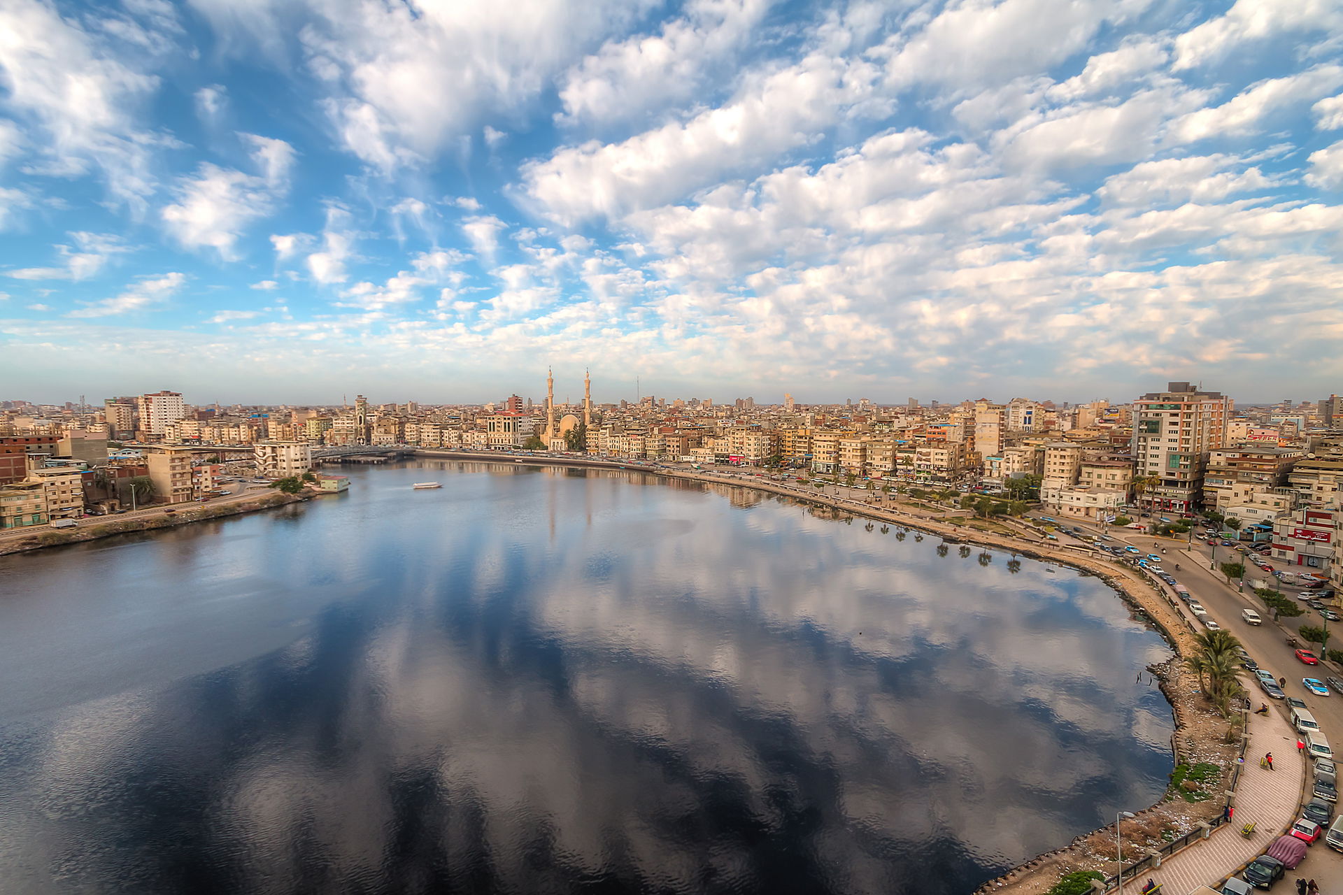 مدينة دِمْياط هي عاصمة محافظة دمياط بأقصى شمال مصر، وبعدها بـ 1…