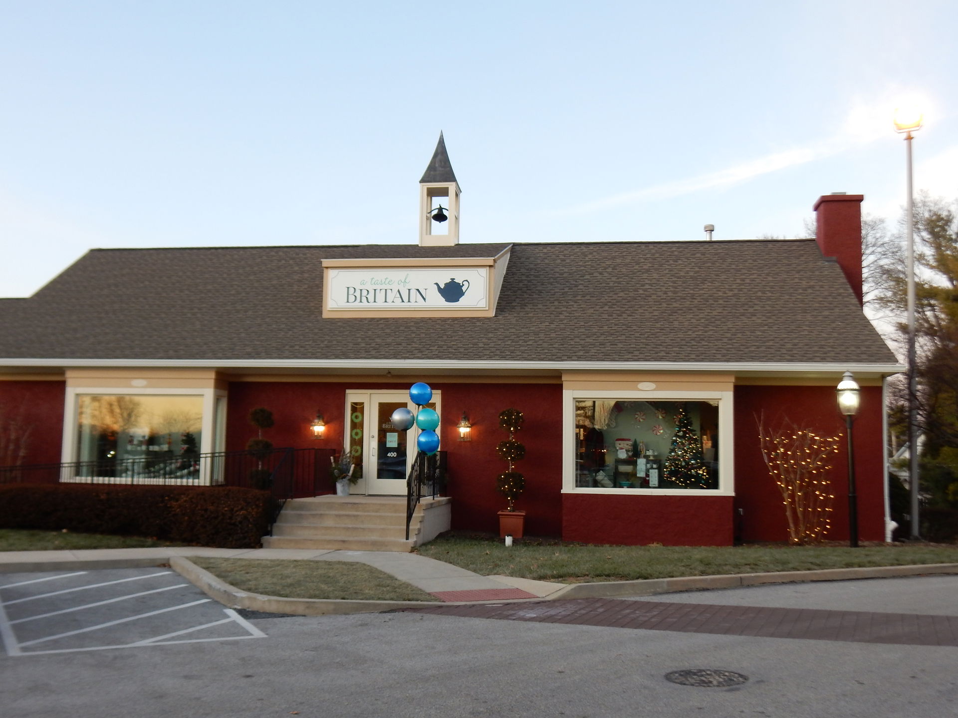 Eagle Village Shops in en:Wayne, Pennsylvania. December 2022.