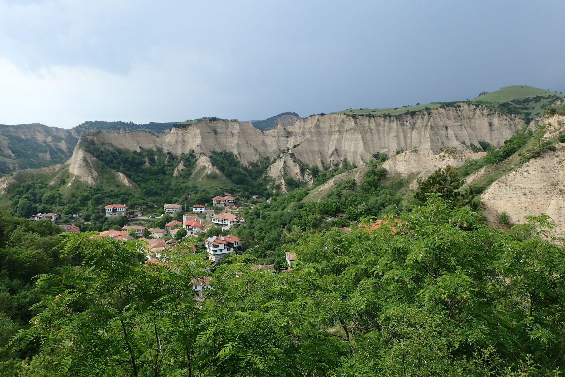 Views of Melnik