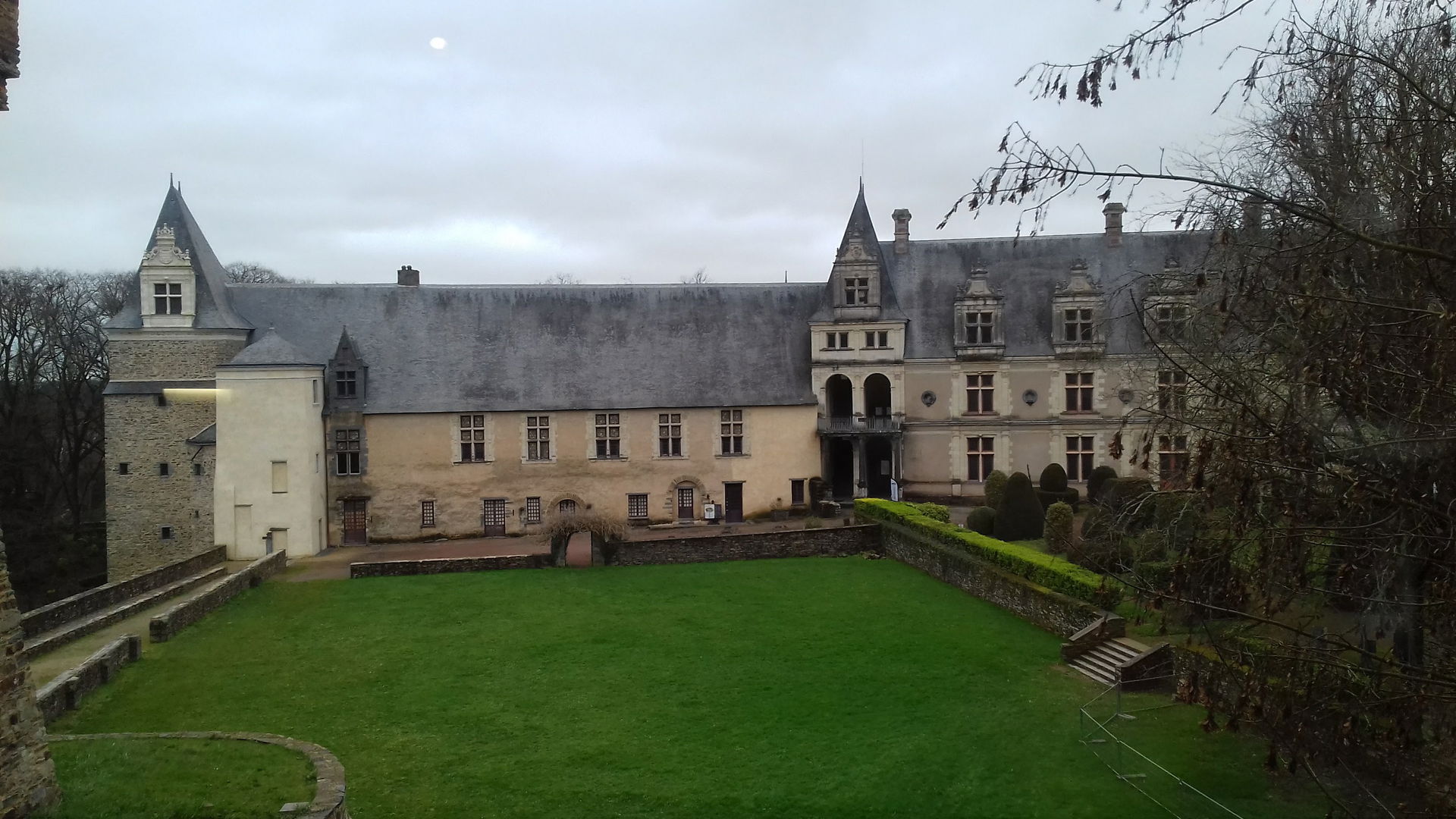 Vue d'une partie de la cour intérieure du Château de Châteaubri…