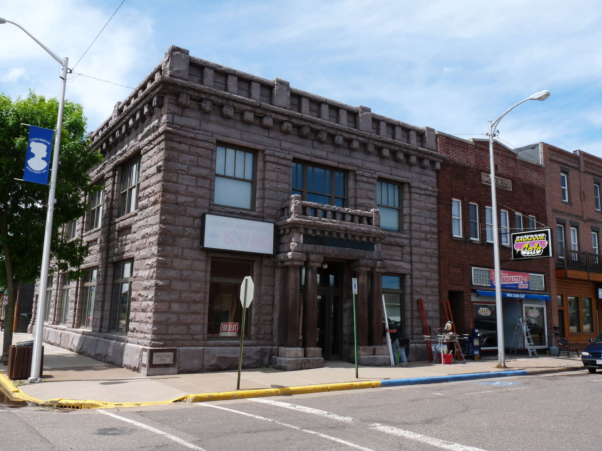 The State Bank of Ladysmith in Ladysmith, Wisconsin is a Neocla…