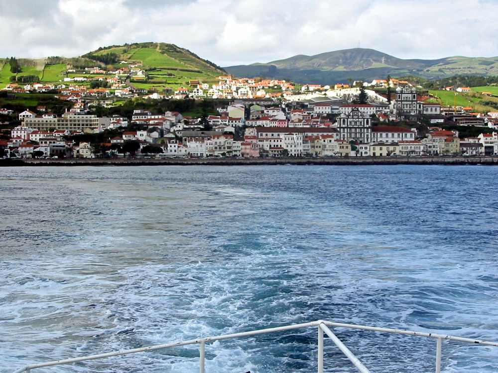 Bom tempo no canal (Horta, Açores)