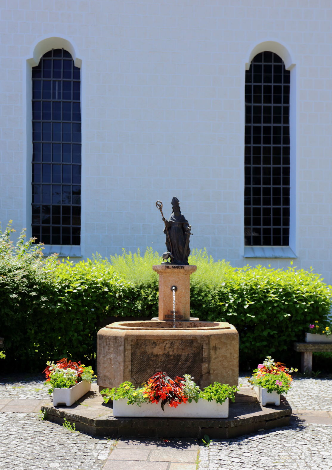 Martinibrunnen an der Nordwestseite der Pfarrkirche in der ober…