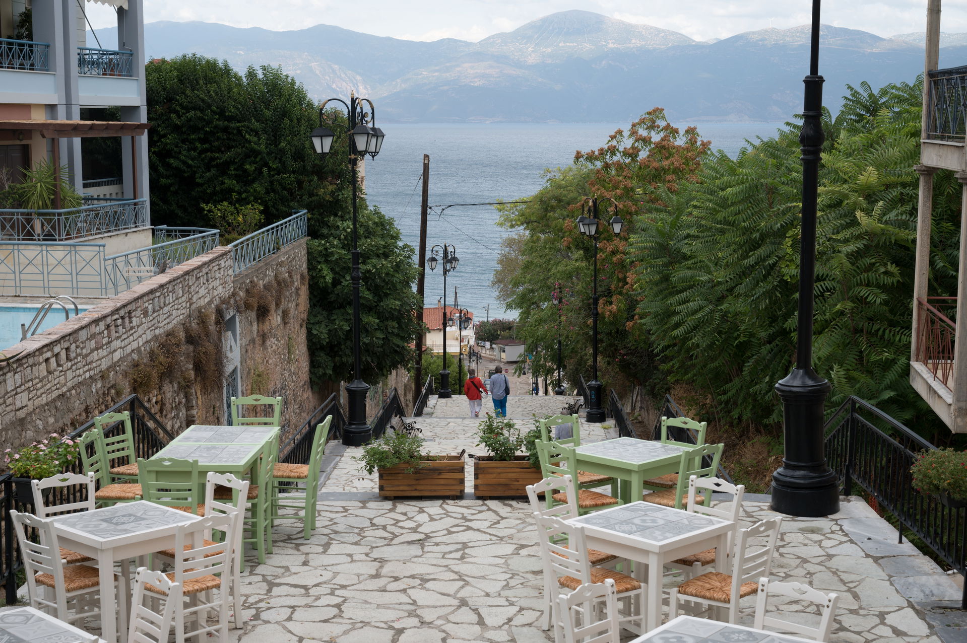Aigio.