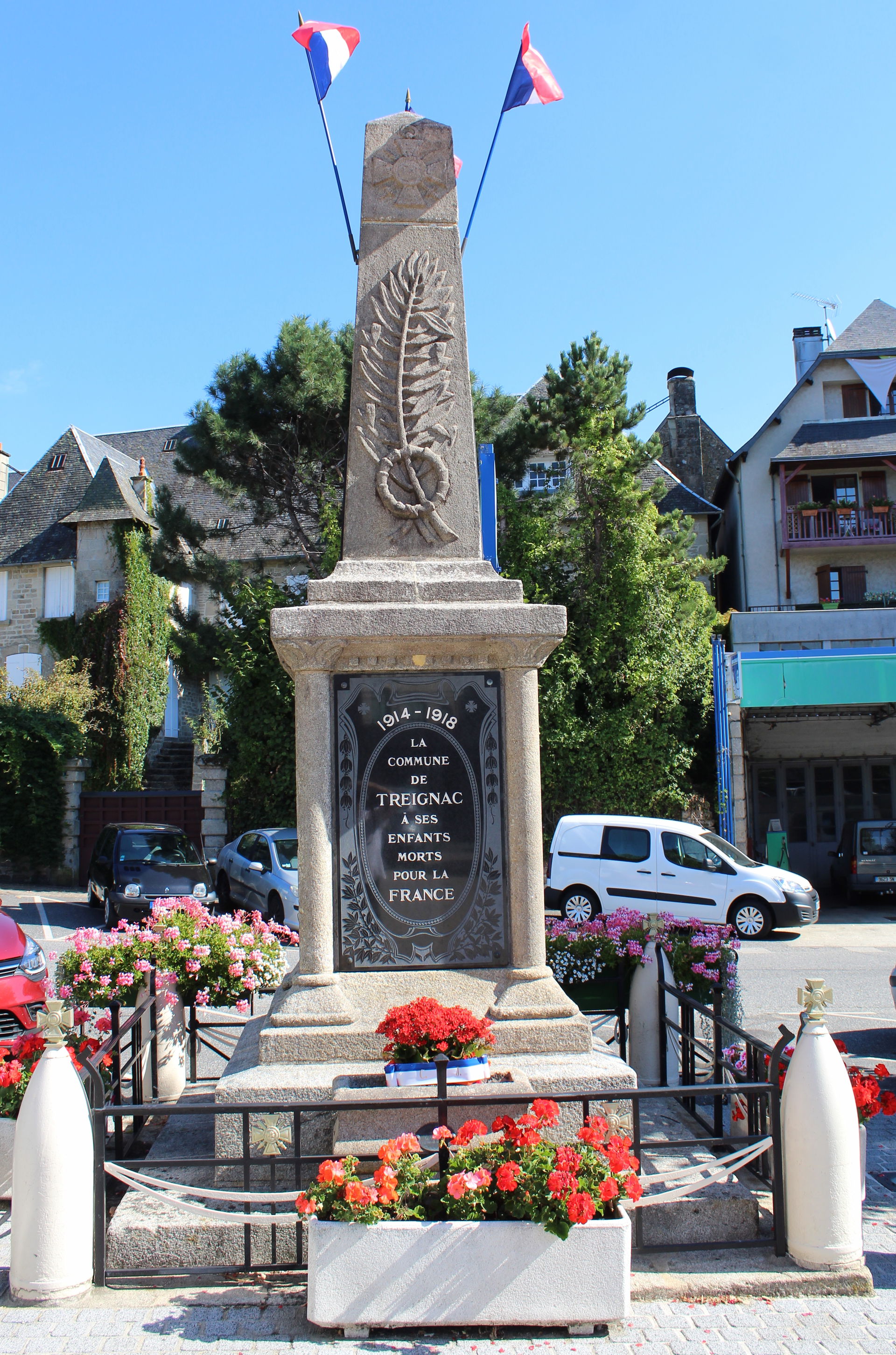 Le monument aux morts.