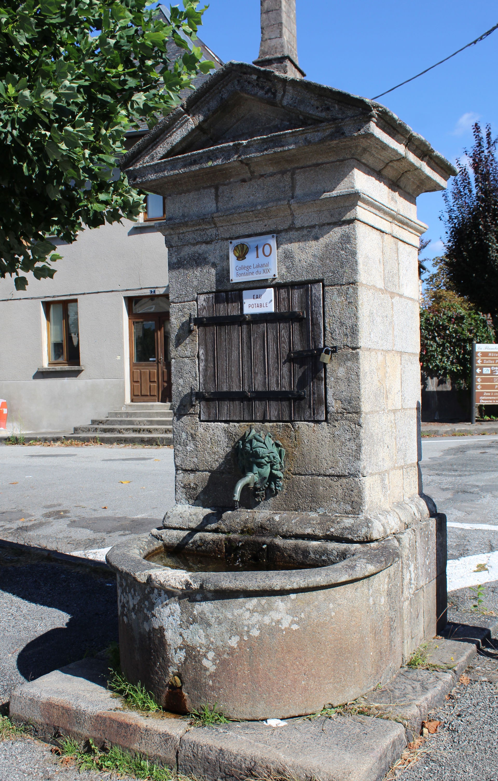 Fontaine du XIXè siècle.